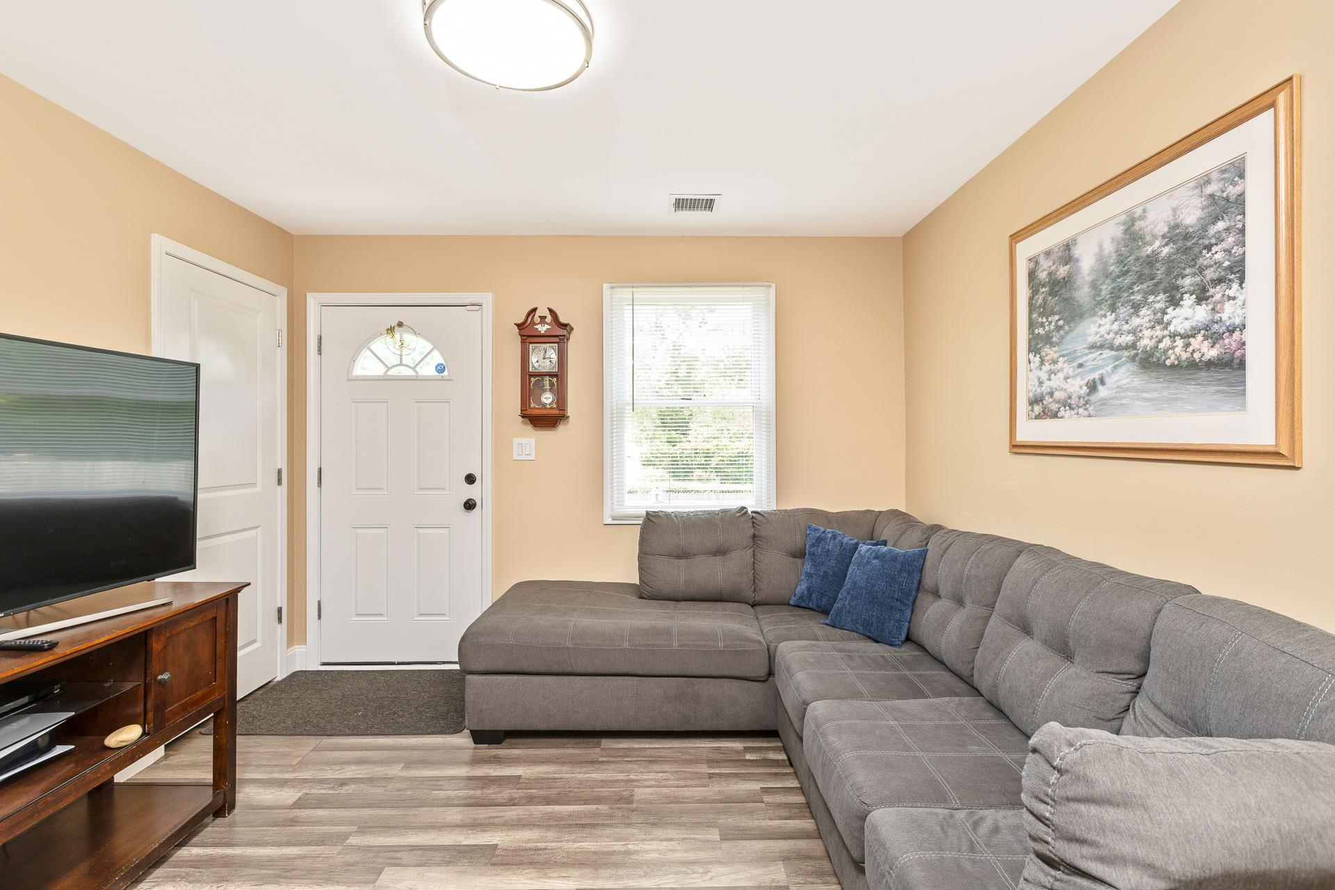 #5 photo, 2 Lafayette Drive, サフォーク郡 Shirley , NY 11967