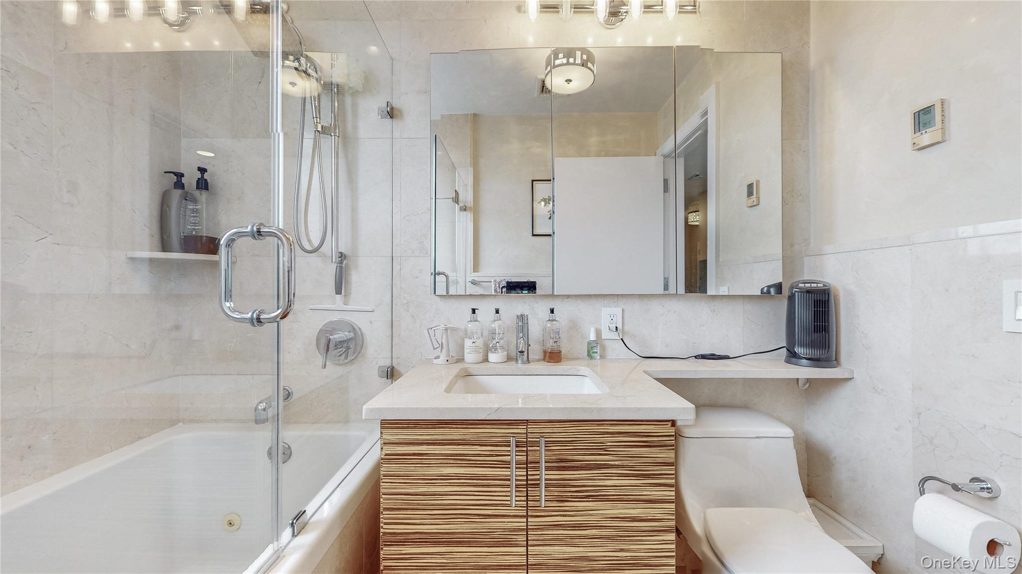 #17 photo, 11-24 31st Avenue, クイーンズ区 Astoria , NY 11106