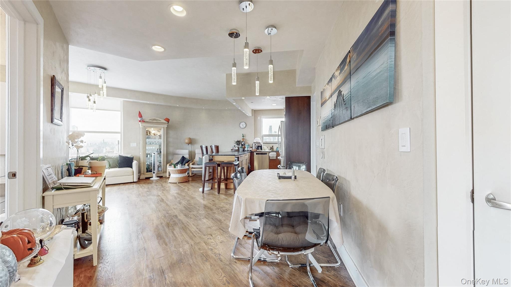 #4 photo, 11-24 31st Avenue, クイーンズ区 Astoria , NY 11106