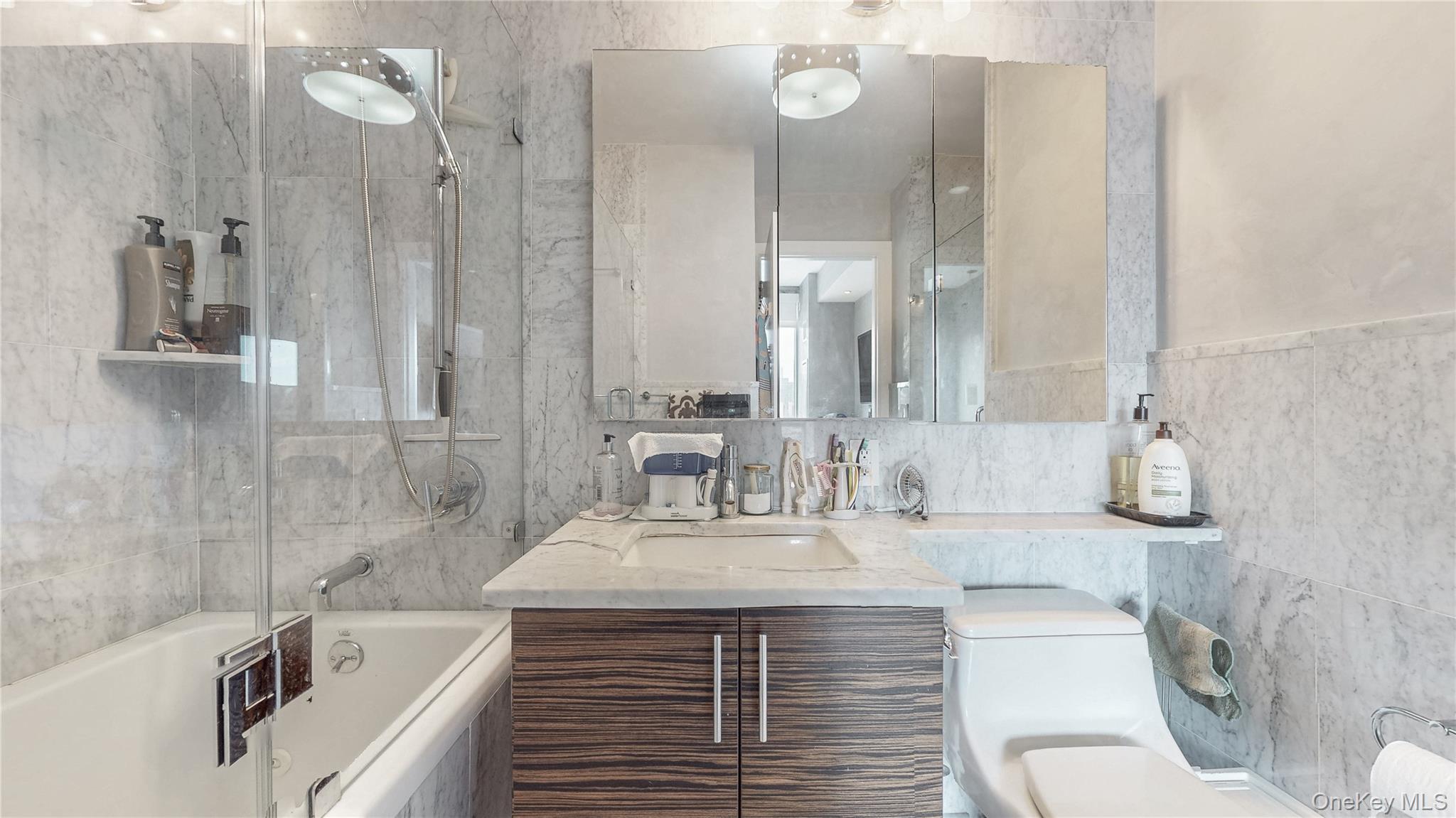 #9 photo, 11-24 31st Avenue, クイーンズ区 Astoria , NY 11106