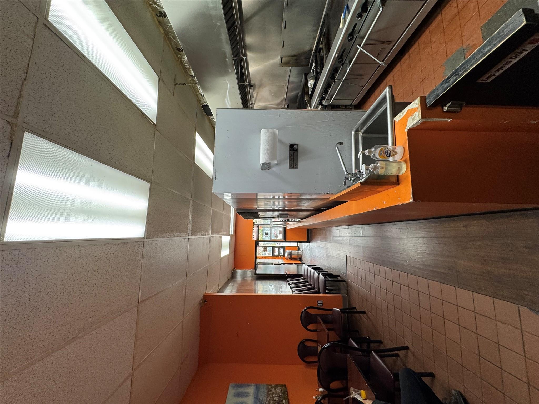 #2 photo, 256 Marcus Garvey Boulevard, ブルックリン区 Brooklyn , NY 11221