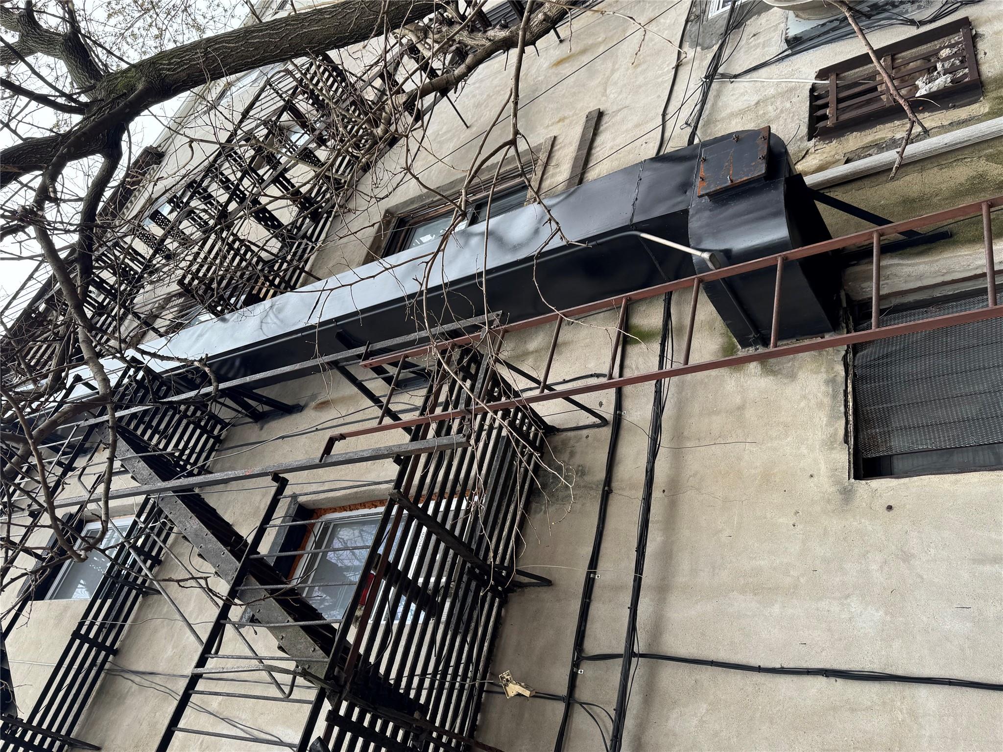 #5 photo, 256 Marcus Garvey Boulevard, ブルックリン区 Brooklyn , NY 11221