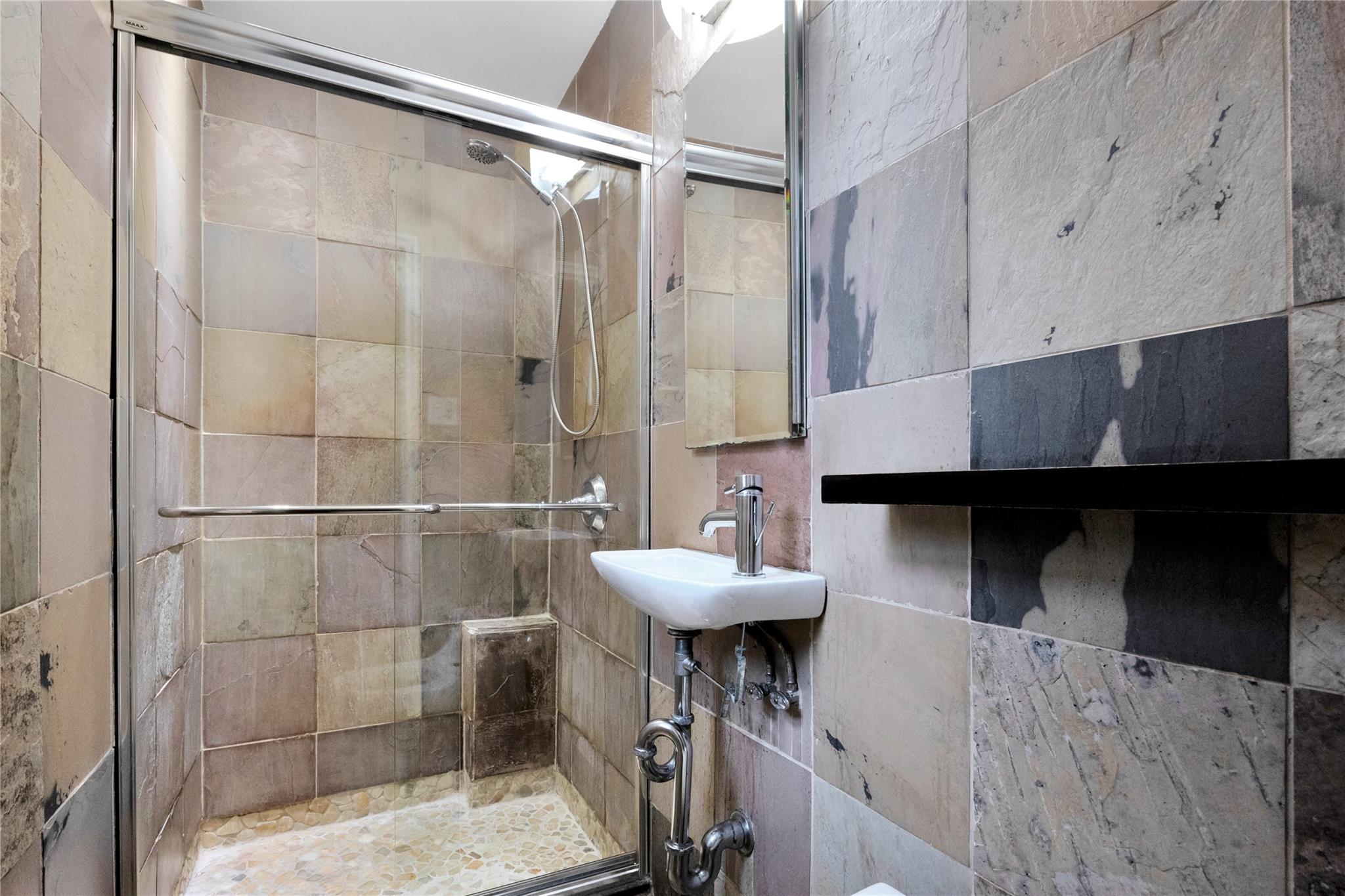 #13 photo, 140-50 Burden Crescent, Briarwood , NY 11435