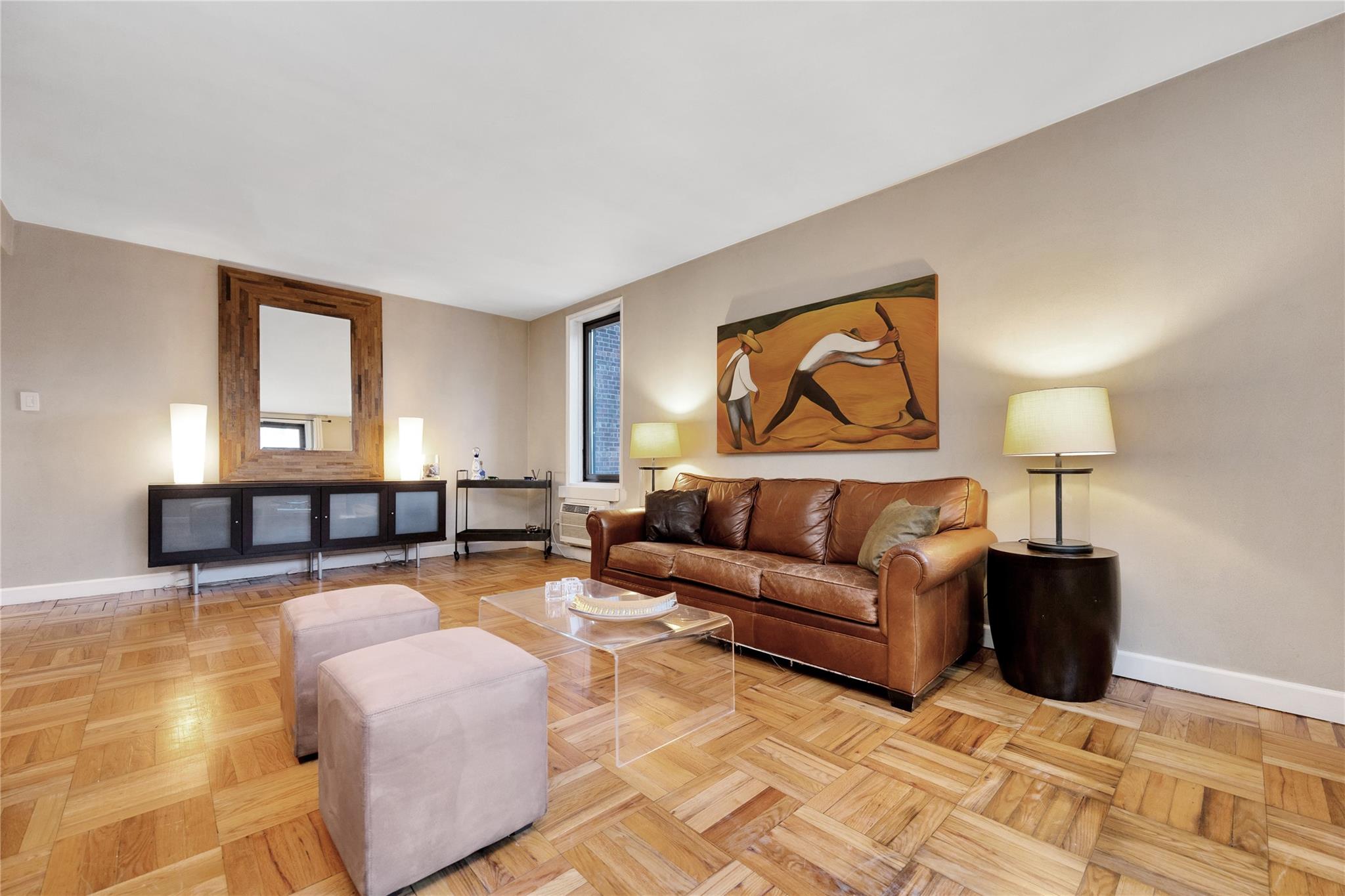 #7 photo, 140-50 Burden Crescent, Briarwood , NY 11435