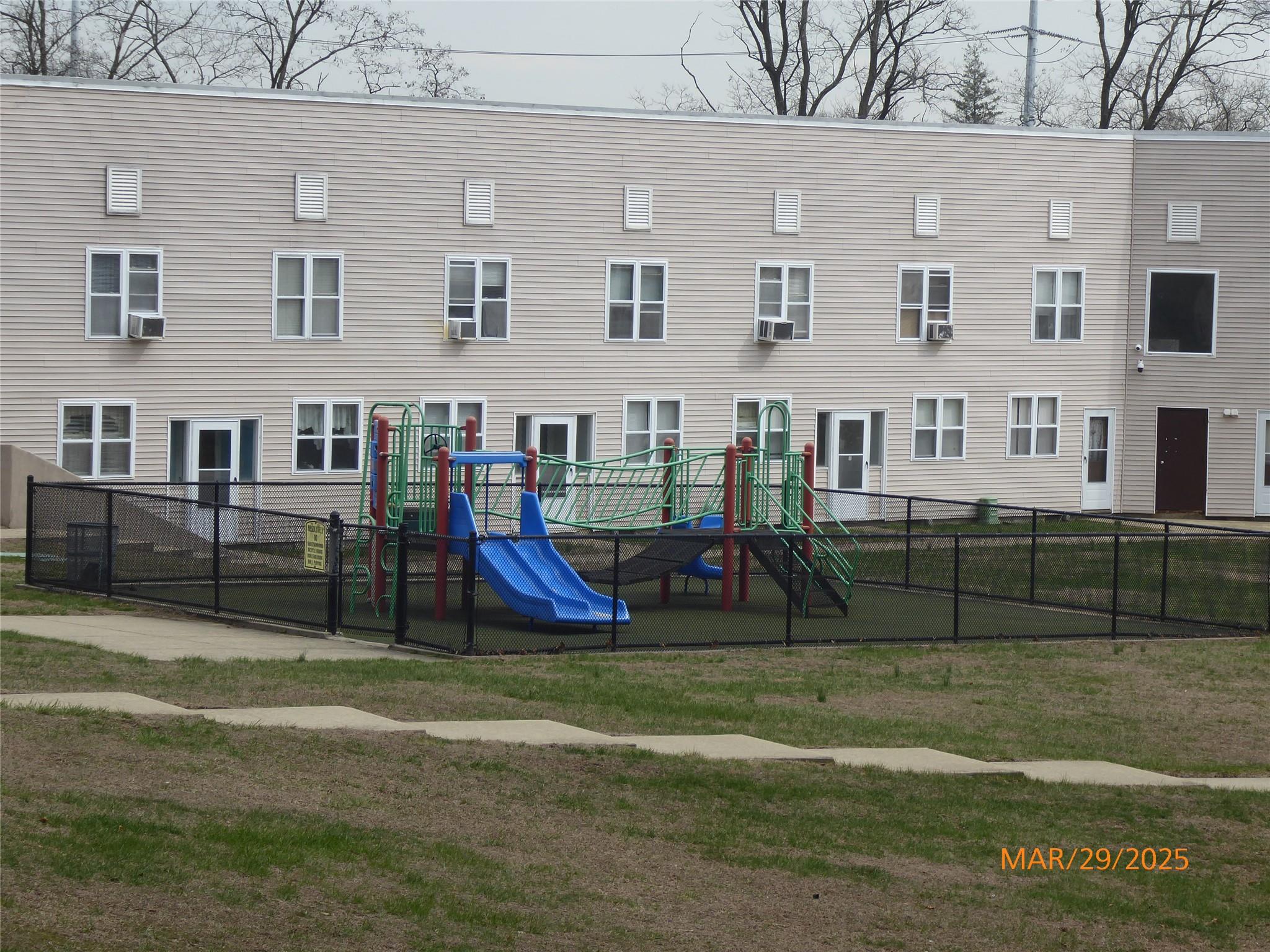 #19 photo, 280 Lowndes Avenue, Huntington Station , NY 11746