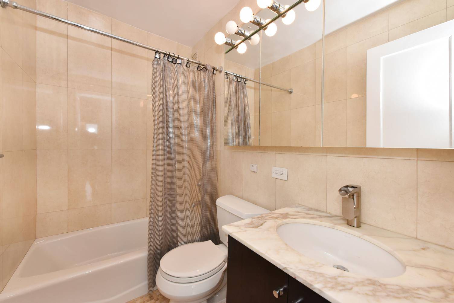 #8 photo, 18-15 215 Street, #2G, クイーンズ区 Bayside , NY 11360