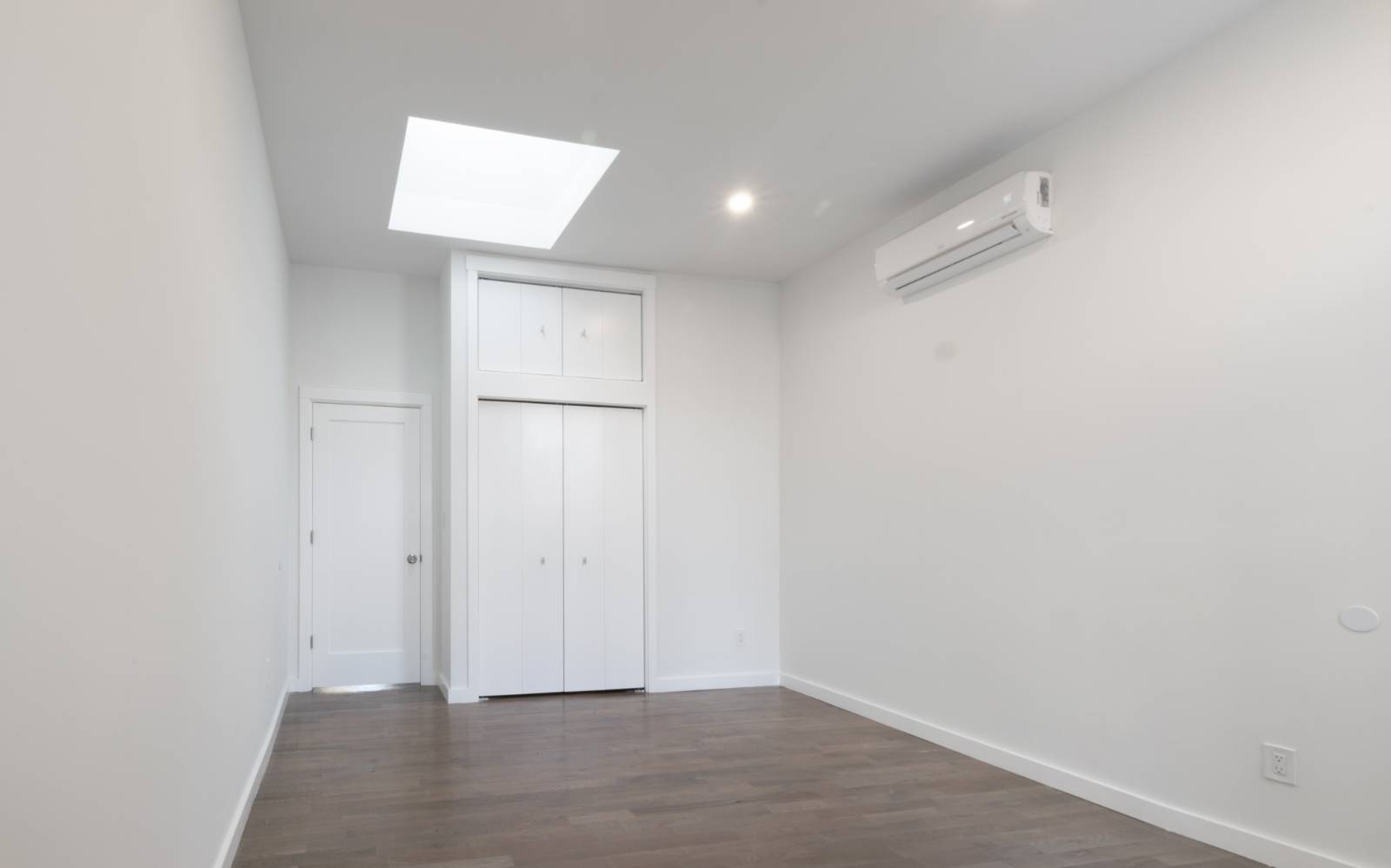 #7 photo, 2573 Atlantic Ave, Cypress Hills , NY 11207