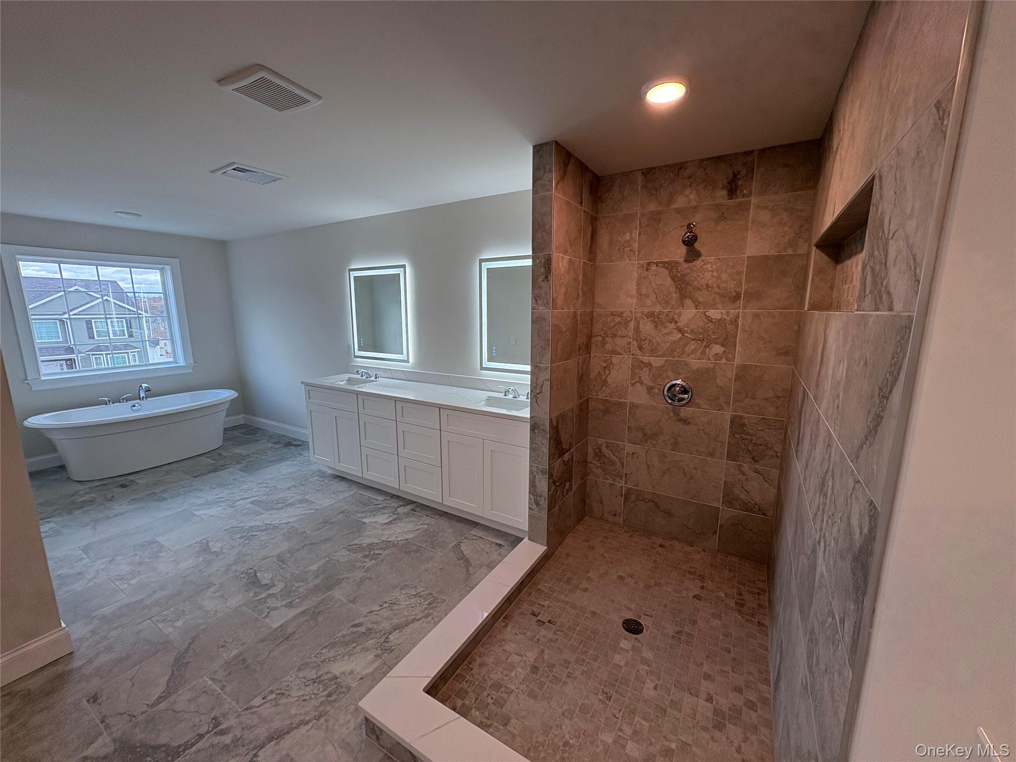 #11 photo, 21 Dartmouth Drive, Poughkeepsie , NY 12603