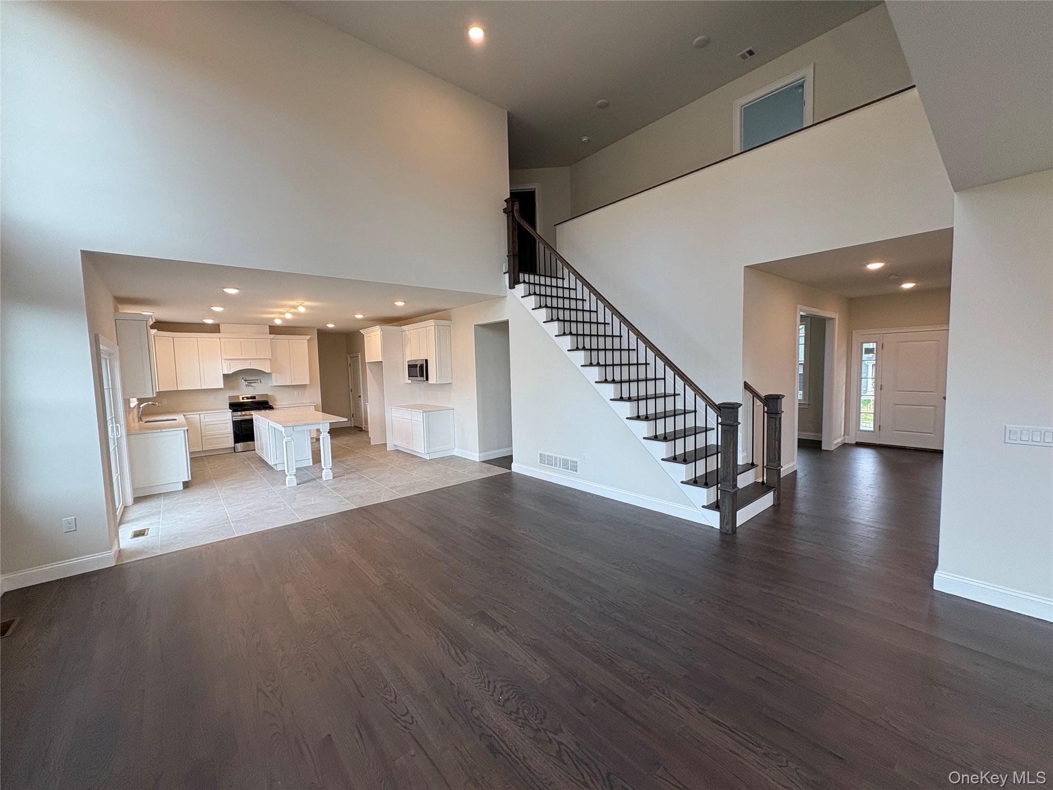 #6 photo, 21 Dartmouth Drive, Poughkeepsie , NY 12603