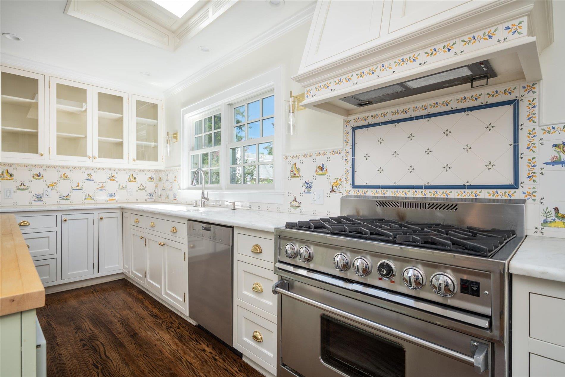 #16 photo, 67 3rd Street, Garden City , NY 11530