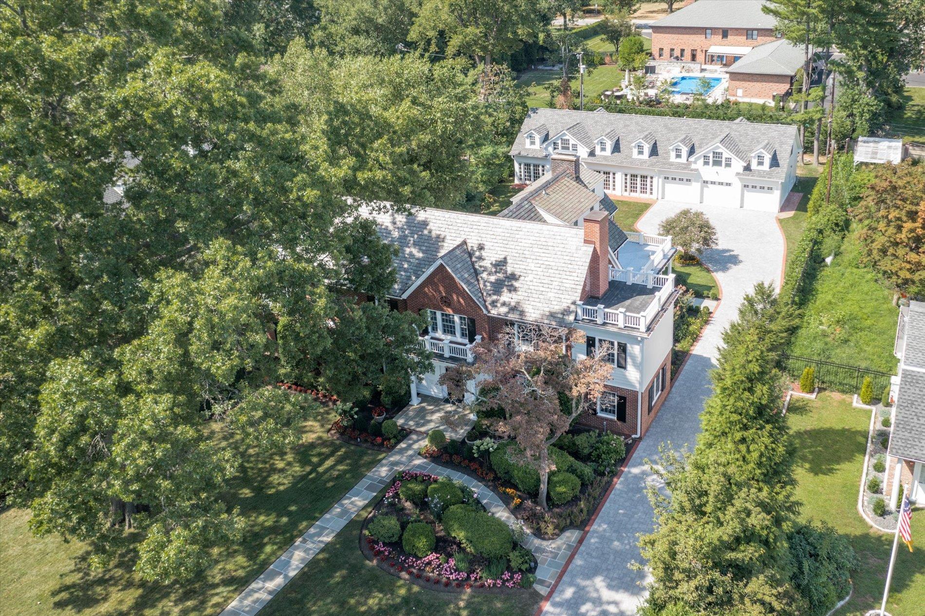 #2 photo, 67 3rd Street, Garden City , NY 11530