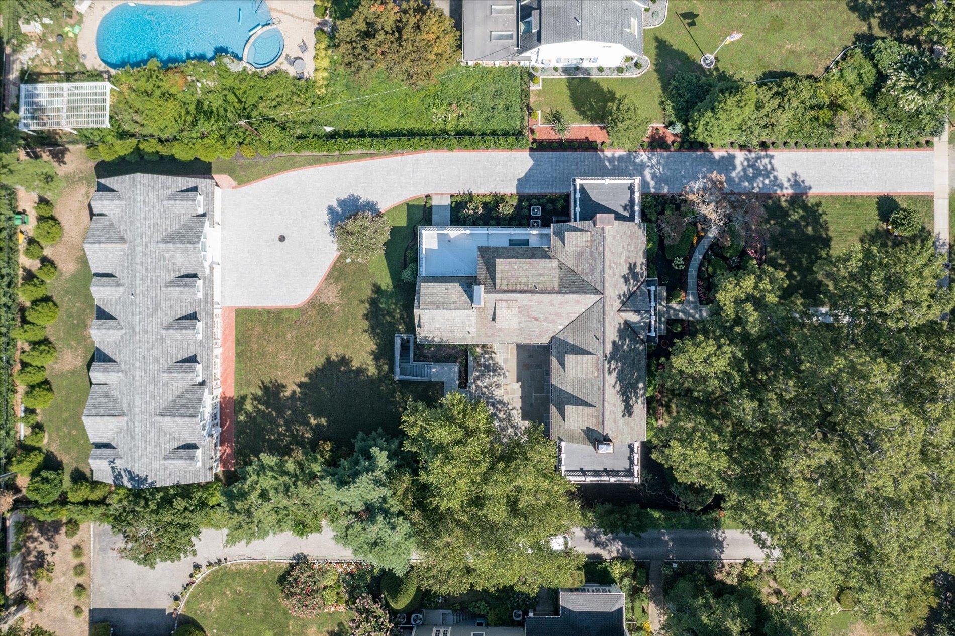 #4 photo, 67 3rd Street, Garden City , NY 11530