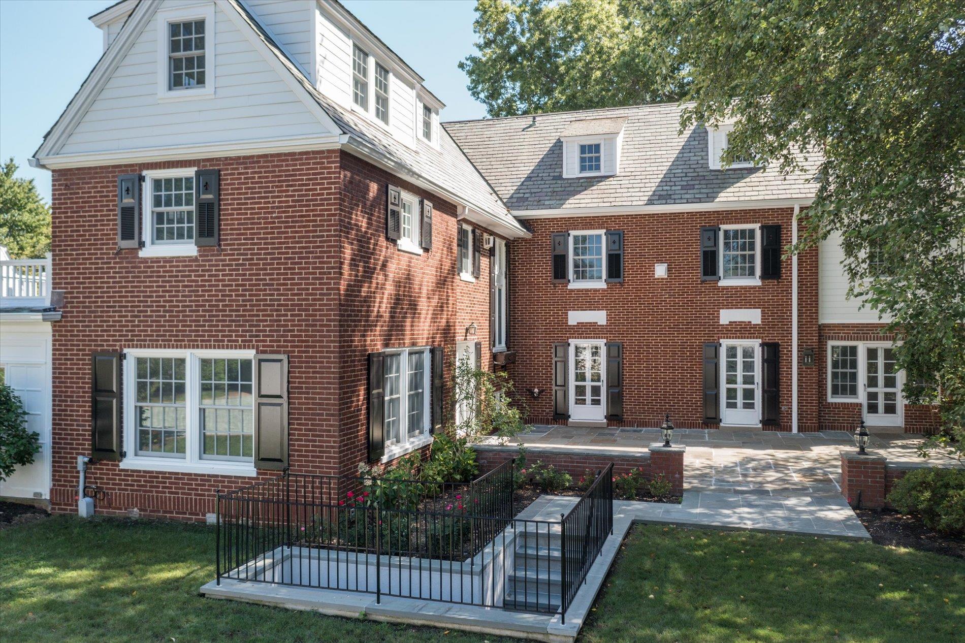 #7 photo, 67 3rd Street, Garden City , NY 11530