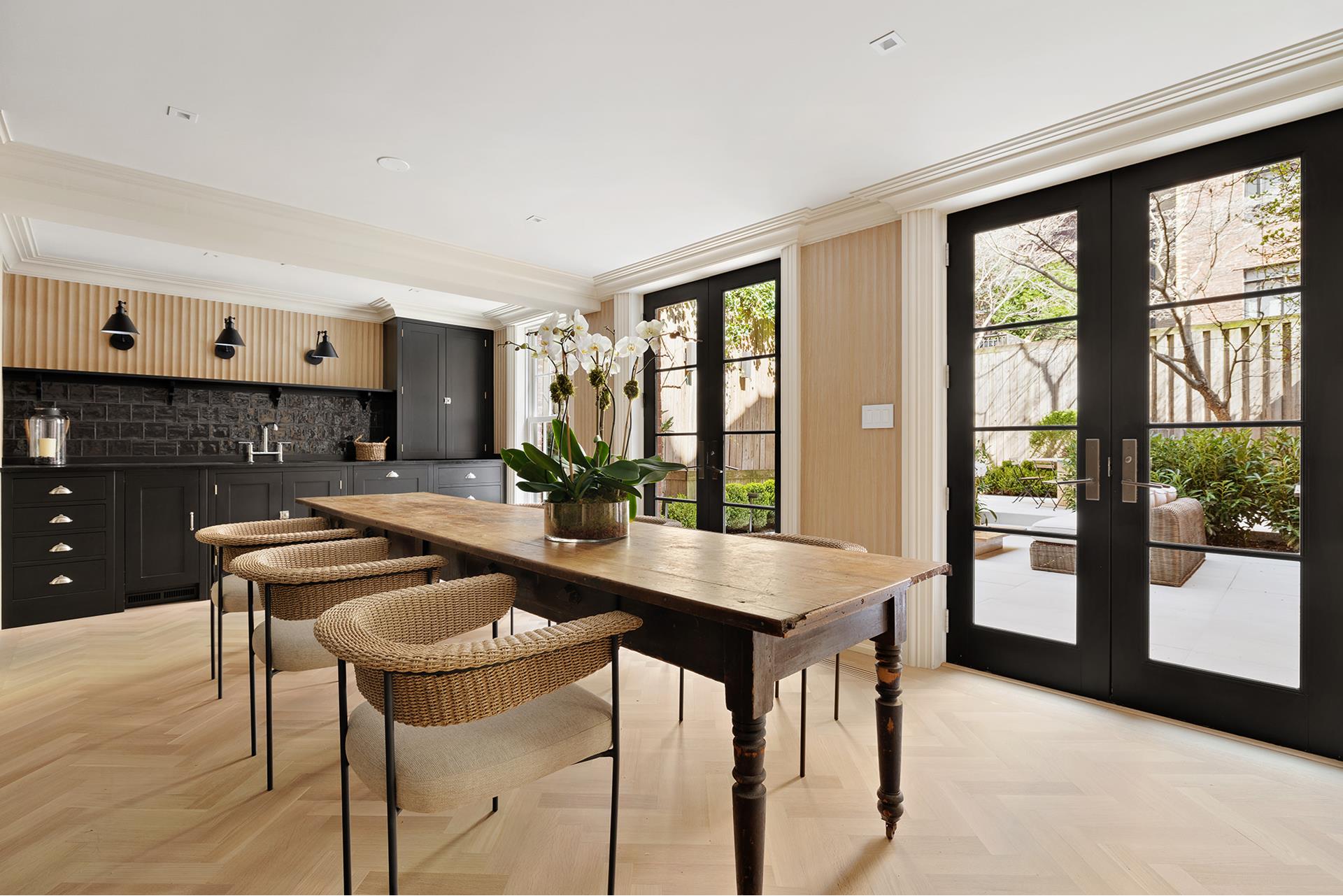 #6 photo, 127 W 11TH Street, Greenwich Village , NY 10011