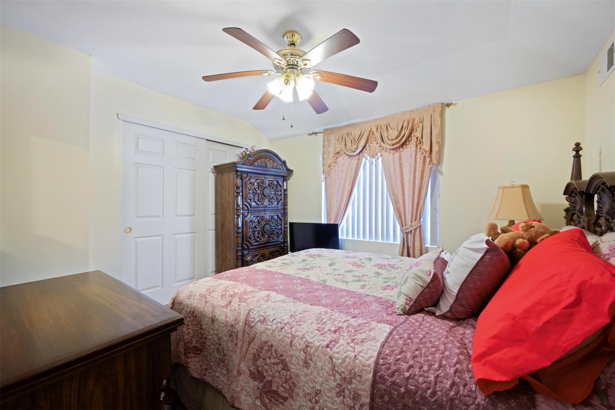 #20 photo, 439 Beach 69th Street, 皇后區 Far Rockaway , NY 11692