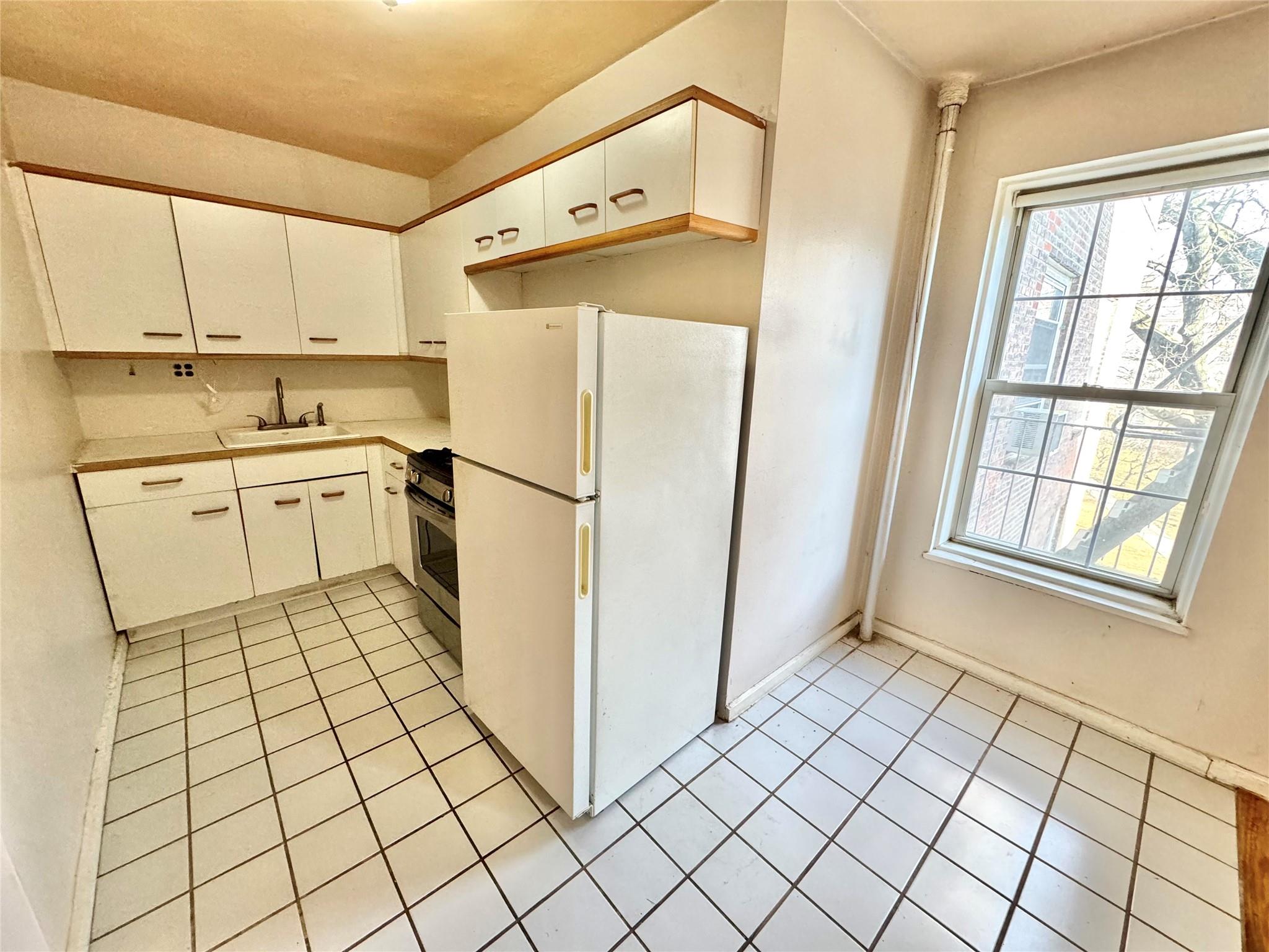 #4 photo, 3045 Hobart Street, Woodside , NY 11377