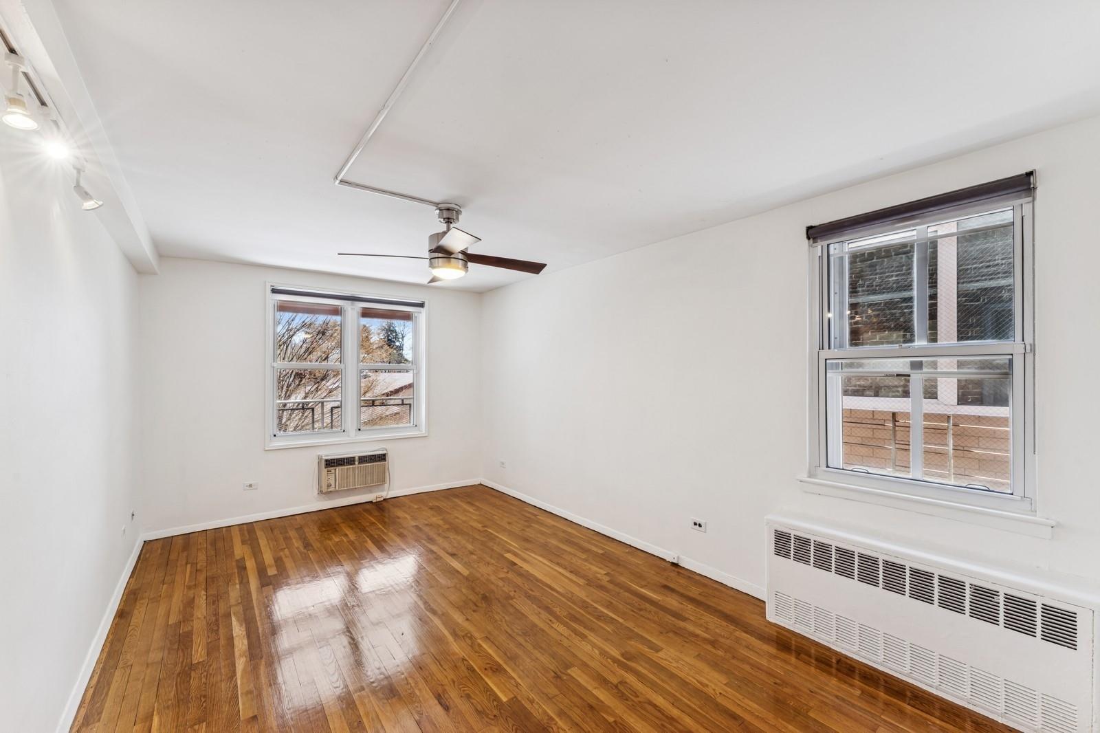 #14 photo, 241-20 Northern Boulevard, クイーンズ区 Little Neck , NY 11362