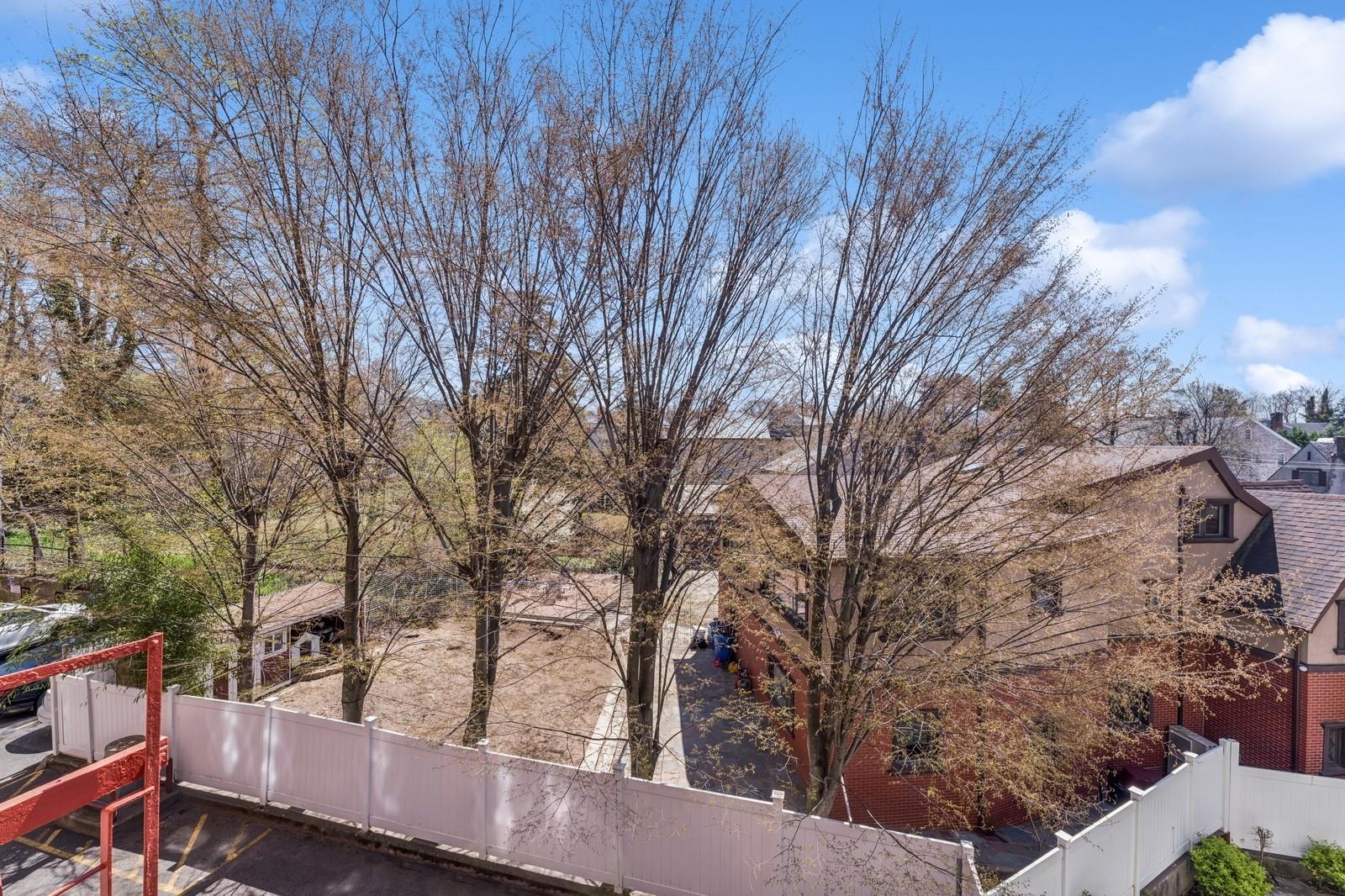 #18 photo, 241-20 Northern Boulevard, クイーンズ区 Little Neck , NY 11362