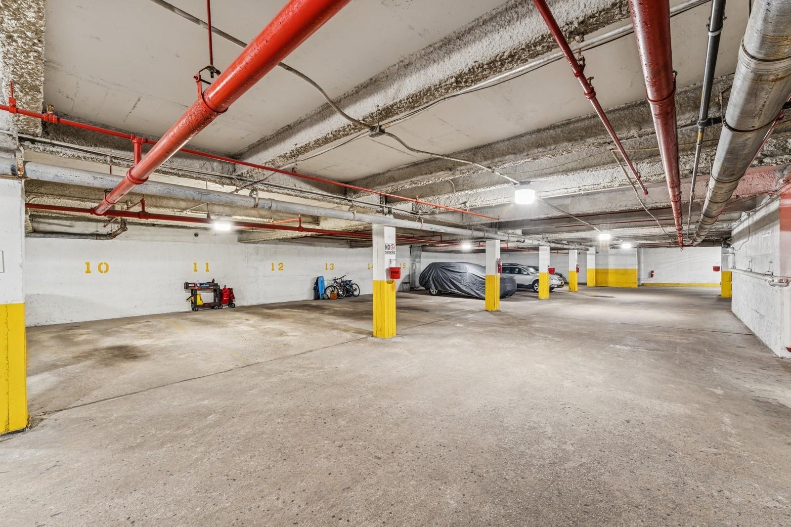 #20 photo, 241-20 Northern Boulevard, クイーンズ区 Little Neck , NY 11362