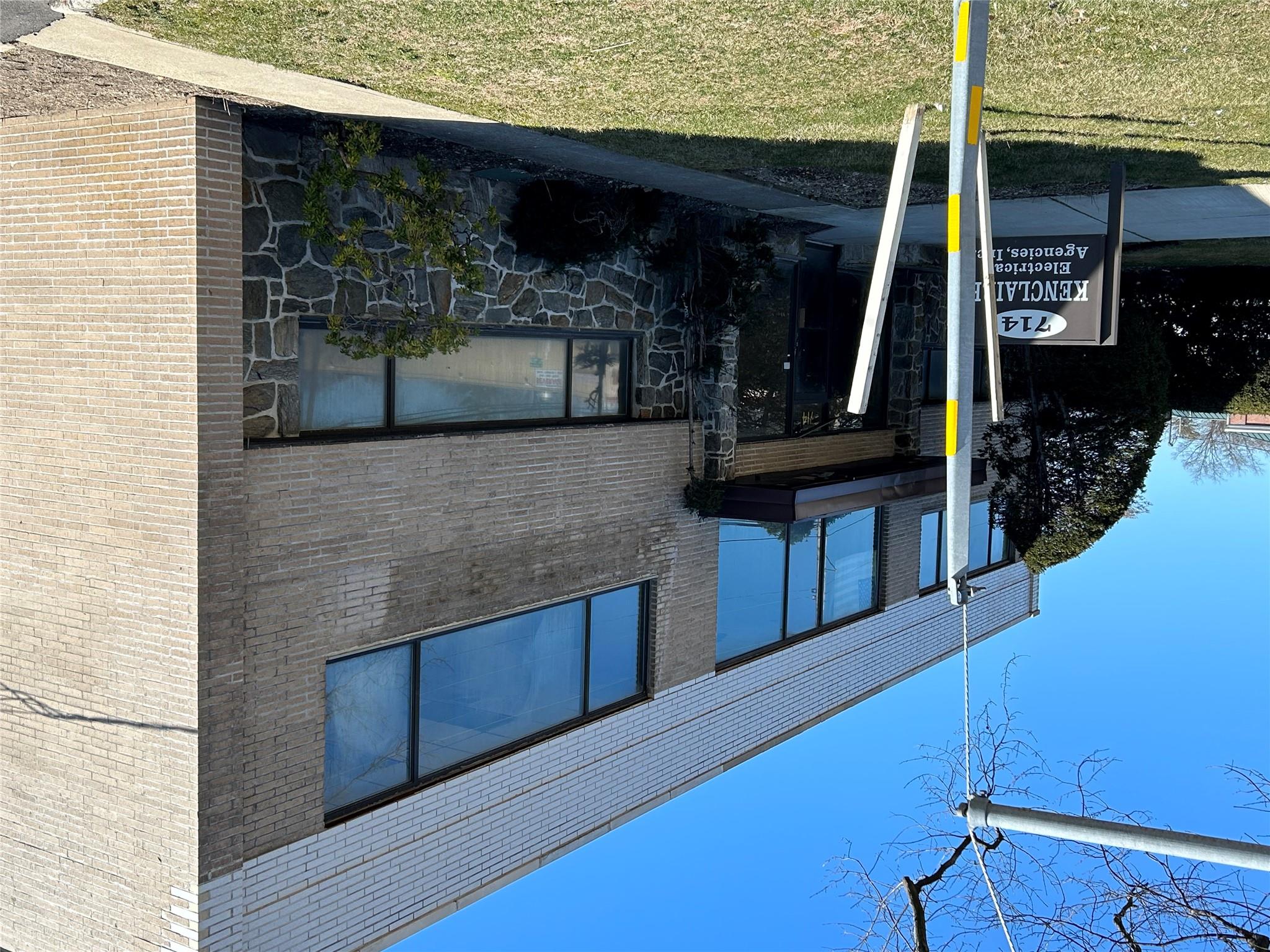 #2 photo, 714 Old Country Road, ナッソー郡 Westbury , NY 11590