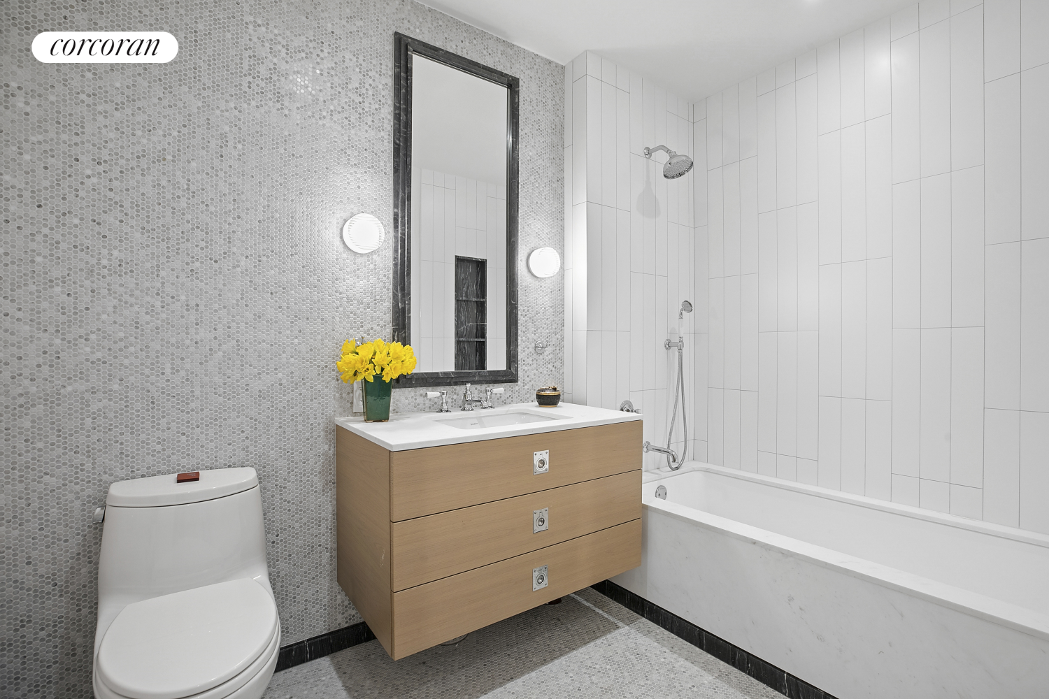 #10 photo, 438 E 12TH Street, マンハッタン East Village , NY 10009