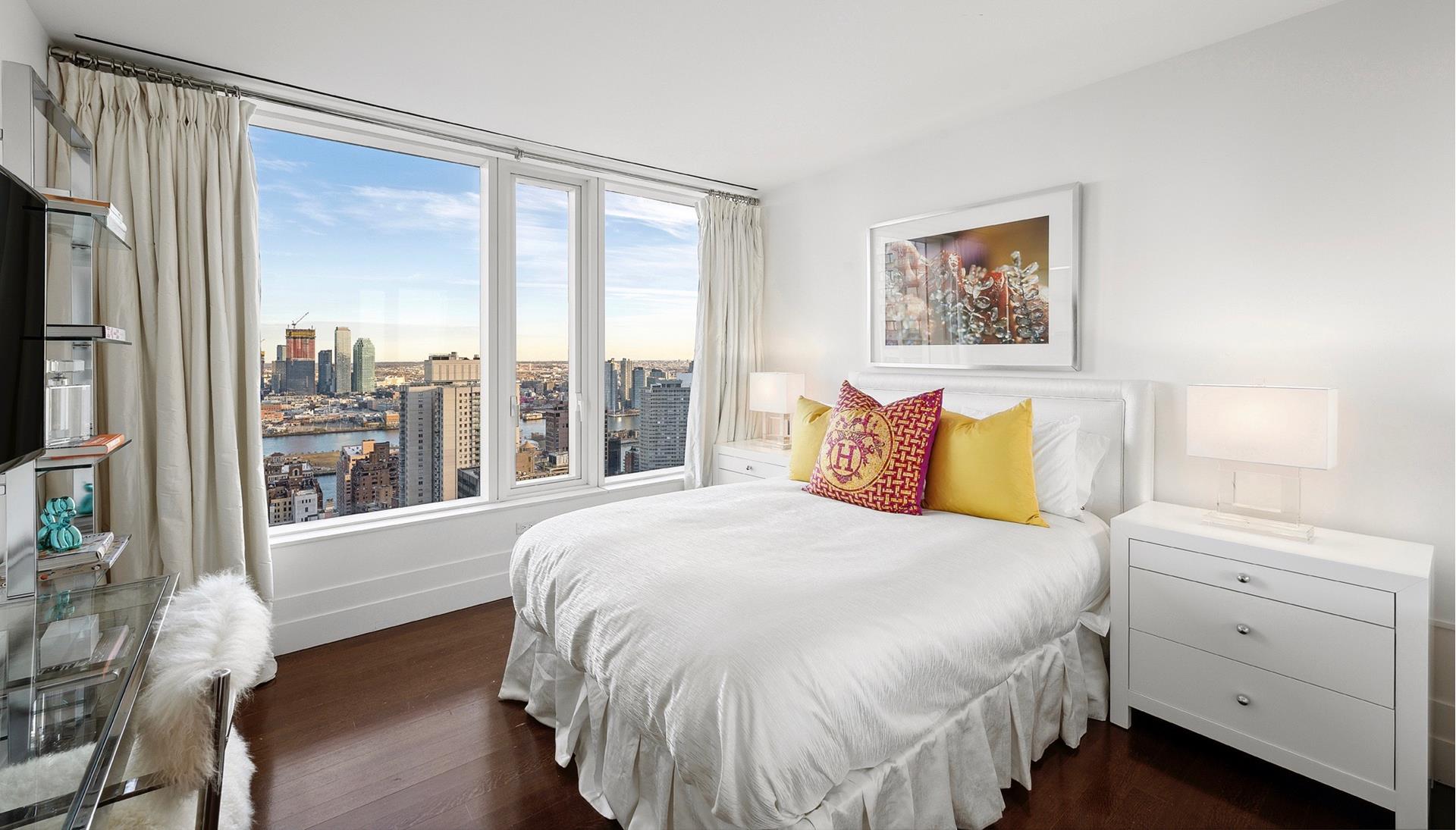 #14 photo, New York City, マンハッタン Sutton Place , NY 10022