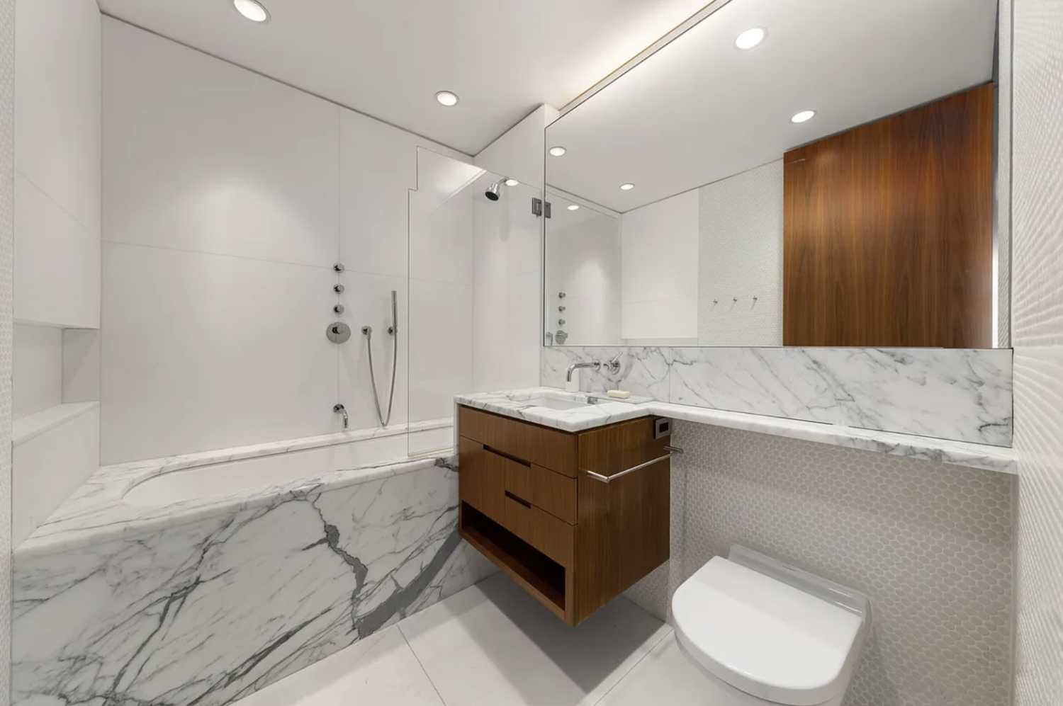 #13 photo, 205 W 19TH Street, マンハッタン Chelsea , NY 10011