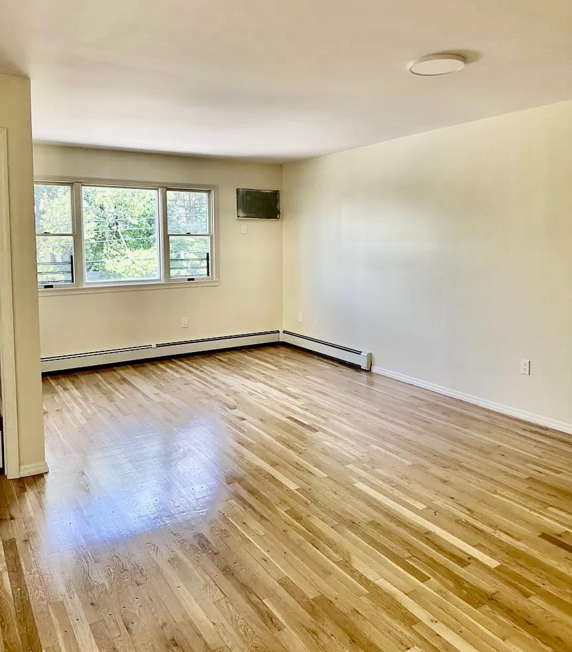 #3 photo, 338 Balcom Avenue, ブロンクス区 Bronx , NY 10465