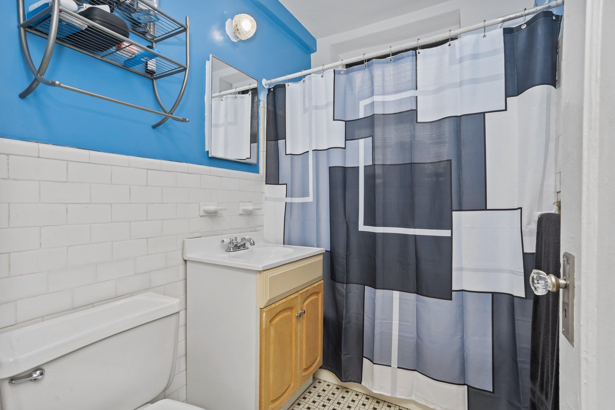 #11 photo, 808 Bronx River, Bronxville , NY 10708