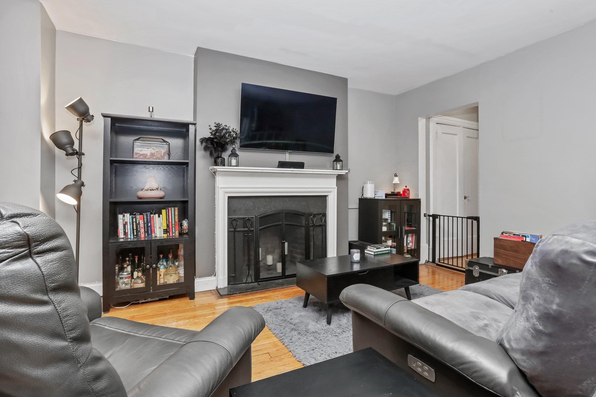 #4 photo, 808 Bronx River, Bronxville , NY 10708