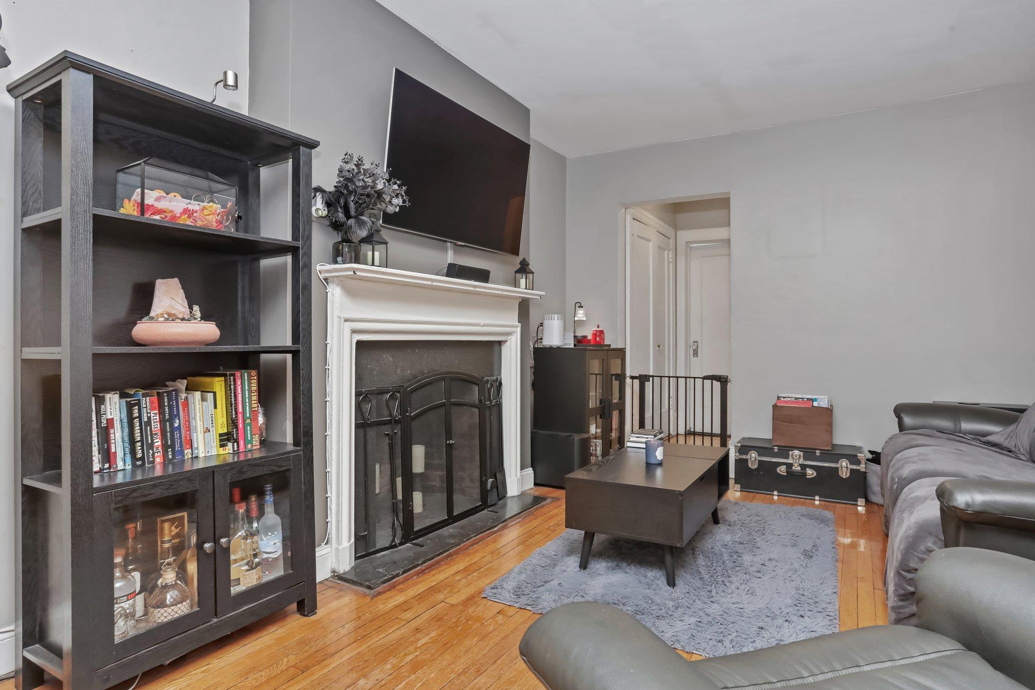 #8 photo, 808 Bronx River, Bronxville , NY 10708