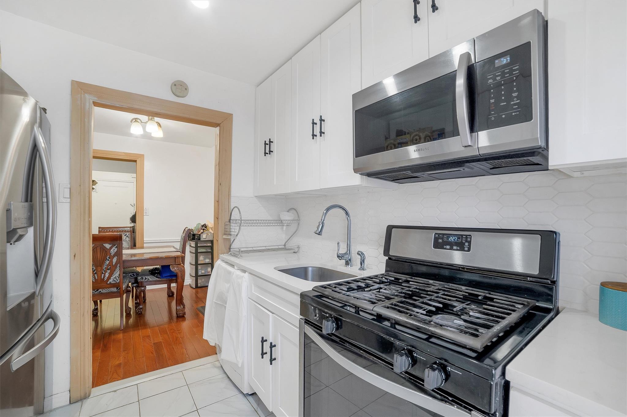 #10 photo, 2750 Olinville Avenue, ブロンクス区 Bronx , NY 10467