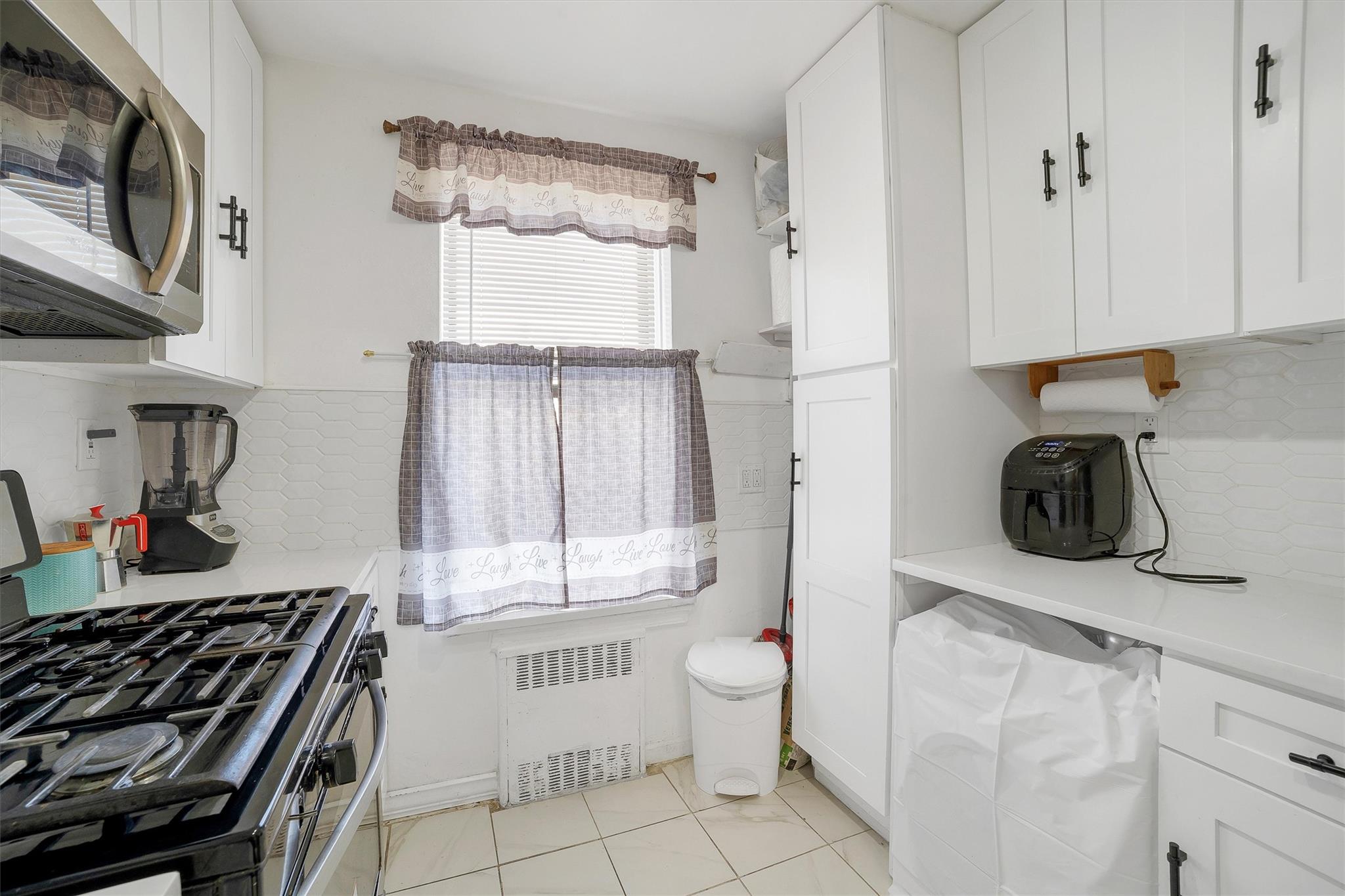 #12 photo, 2750 Olinville Avenue, ブロンクス区 Bronx , NY 10467