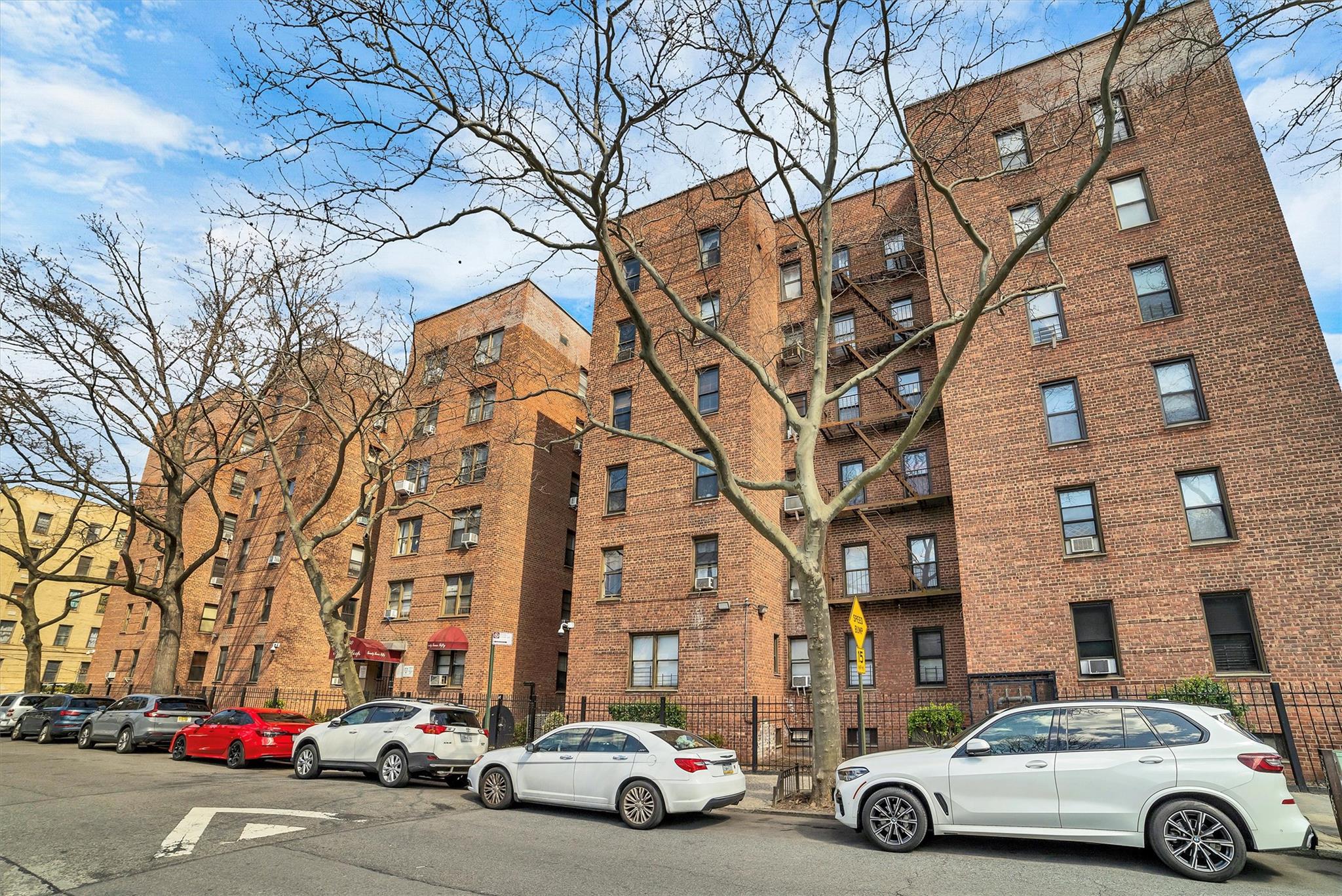 #15 photo, 2750 Olinville Avenue, ブロンクス区 Bronx , NY 10467