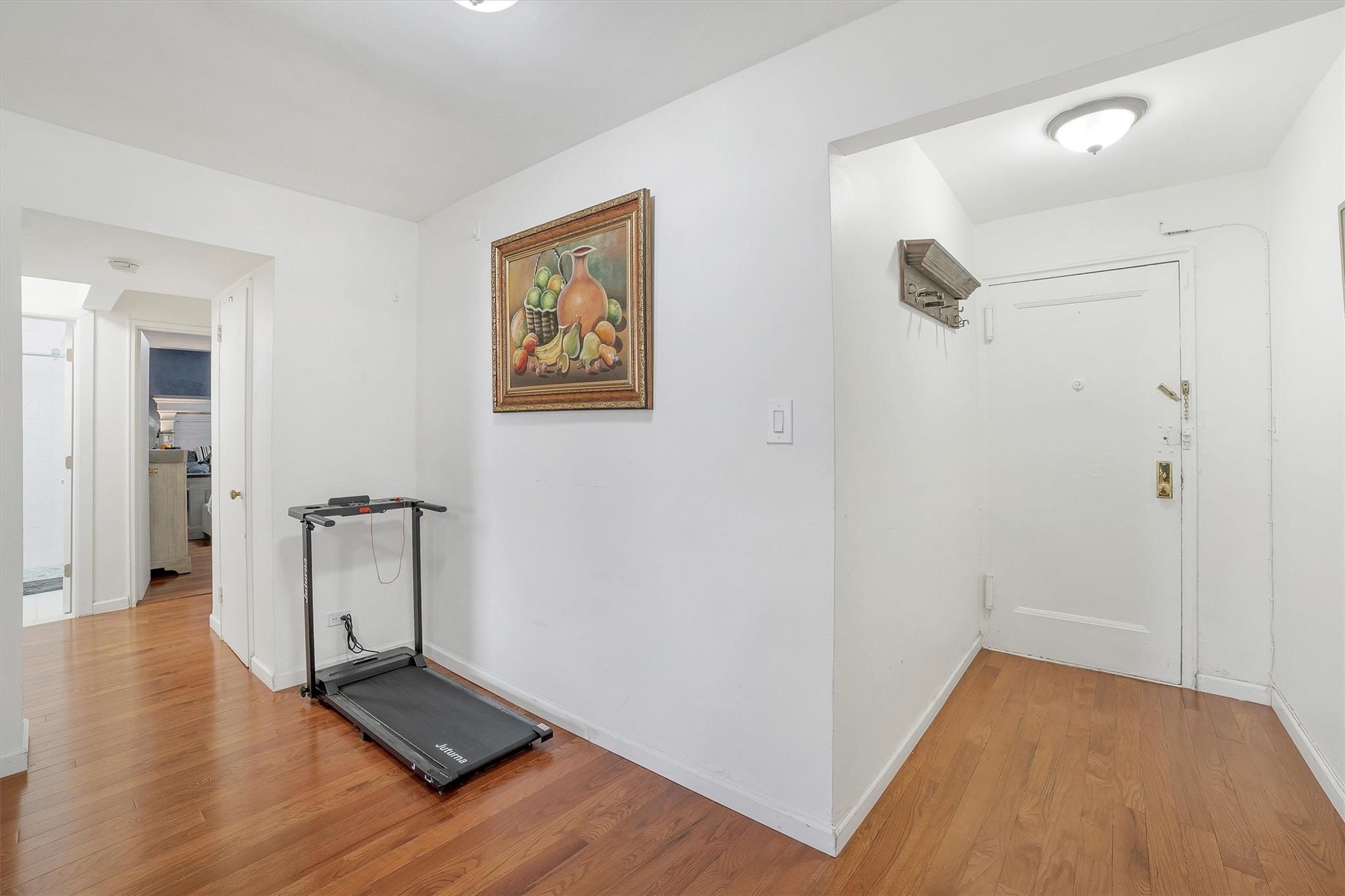 #3 photo, 2750 Olinville Avenue, ブロンクス区 Bronx , NY 10467