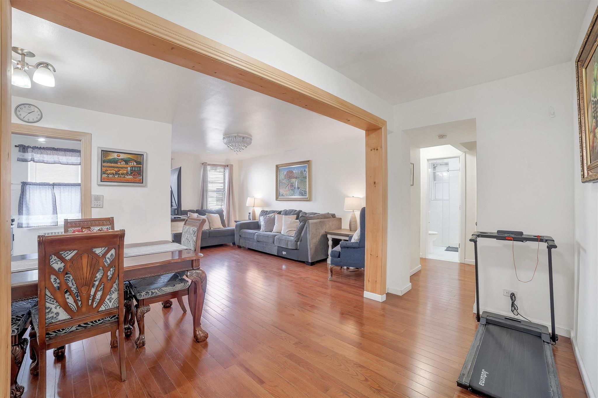 #4 photo, 2750 Olinville Avenue, ブロンクス区 Bronx , NY 10467