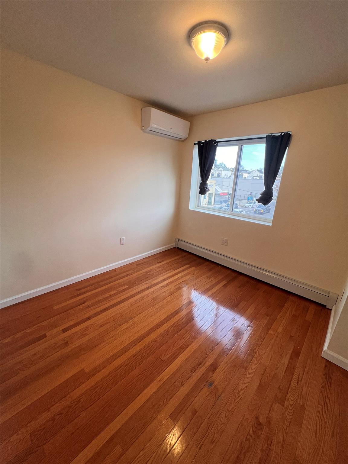 #12 photo, 42-06 164 Street, クイーンズ区 Flushing , NY 11358