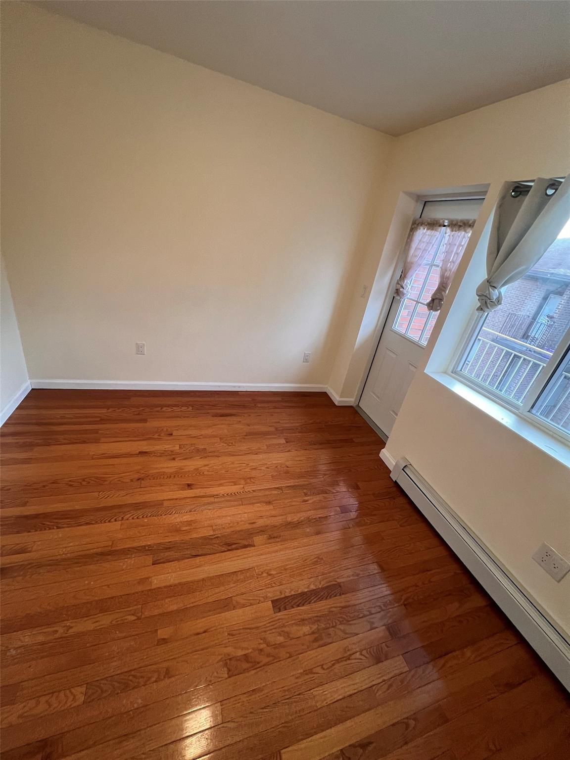 #7 photo, 42-06 164 Street, クイーンズ区 Flushing , NY 11358