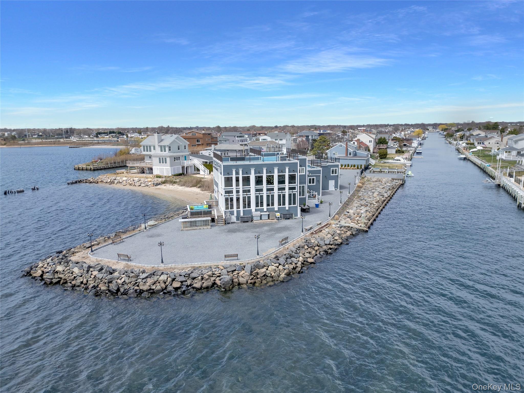 #18 photo, 505 East Drive, サフォーク郡 Copiague , NY 11726