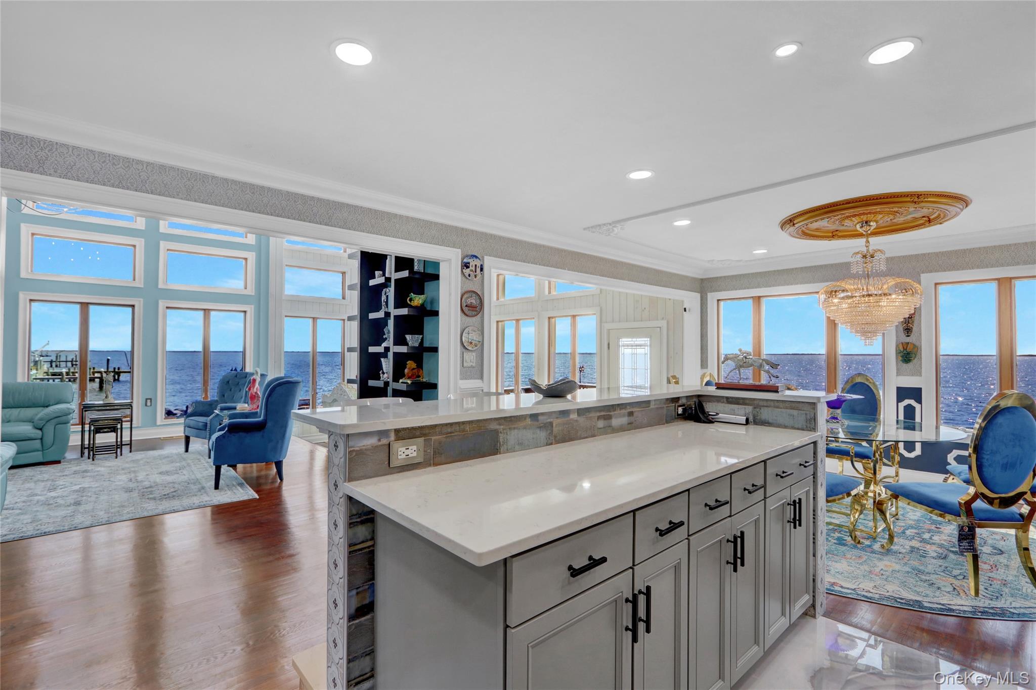 #7 photo, 505 East Drive, サフォーク郡 Copiague , NY 11726