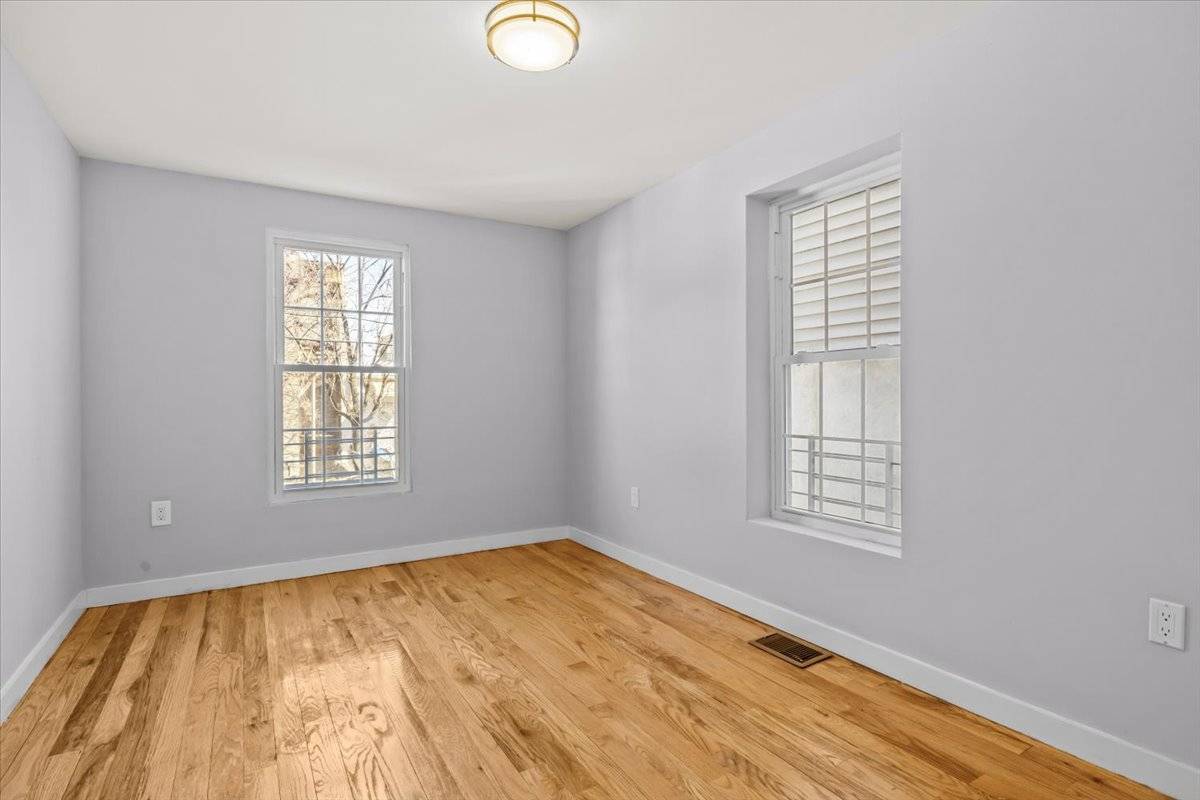 #10 photo, 807 elsmere pl, West Bronx , NY 10460