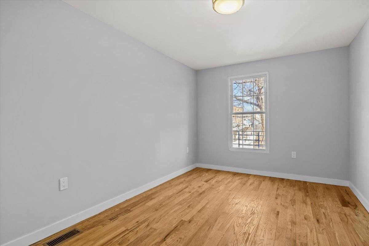 #11 photo, 807 elsmere pl, West Bronx , NY 10460