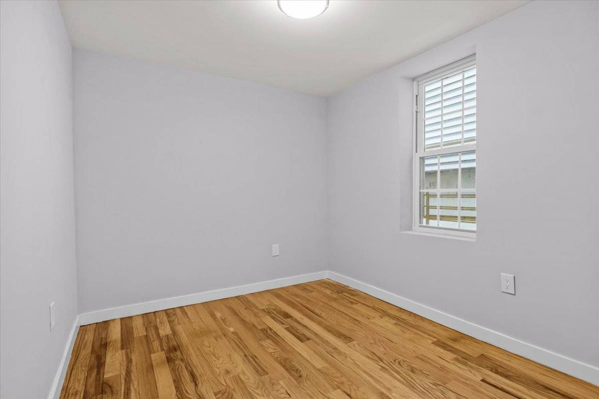 #12 photo, 807 elsmere pl, West Bronx , NY 10460