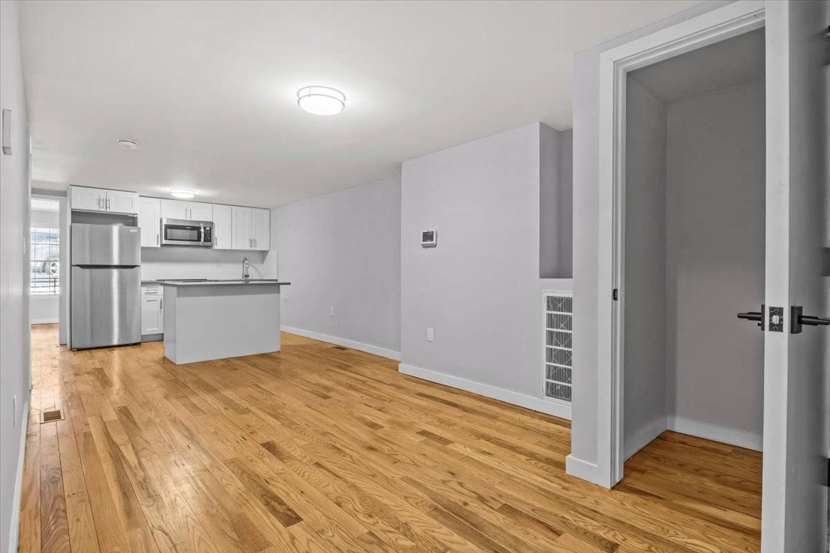 #4 photo, 807 elsmere pl, West Bronx , NY 10460