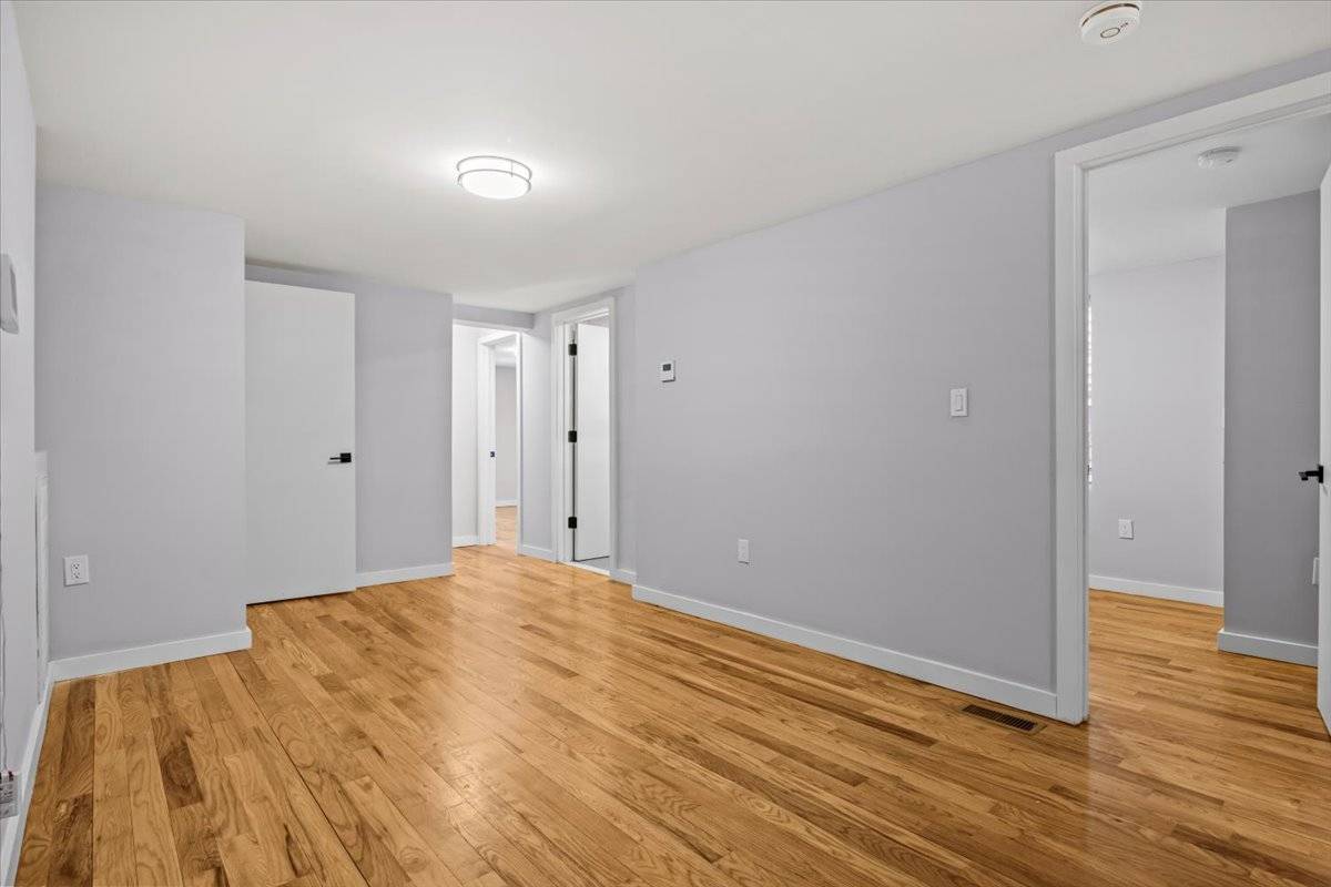 #8 photo, 807 elsmere pl, West Bronx , NY 10460