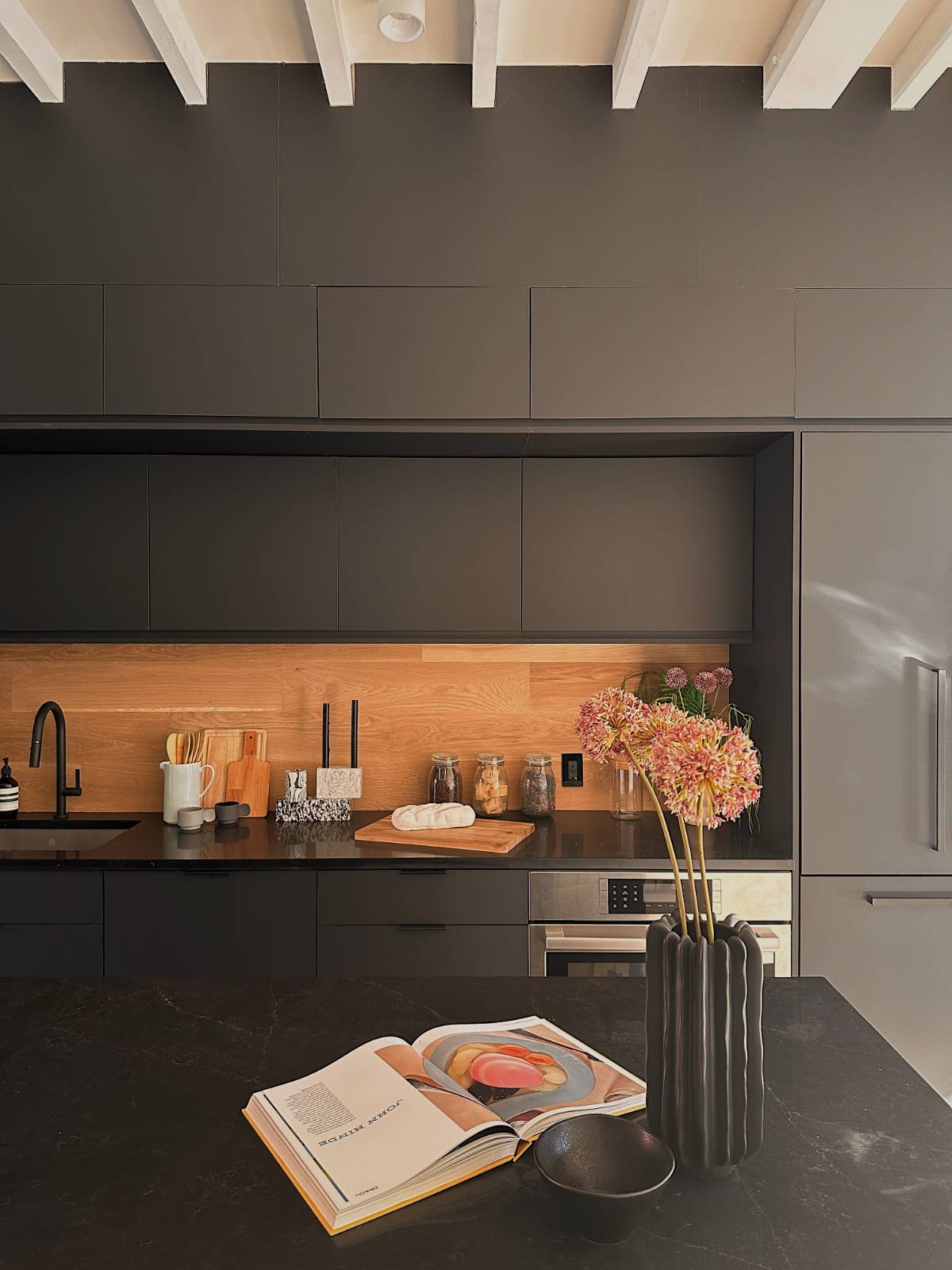 #3 photo, 94 Pioneer Street, #2, ブルックリン区 Red Hook , NY 11231