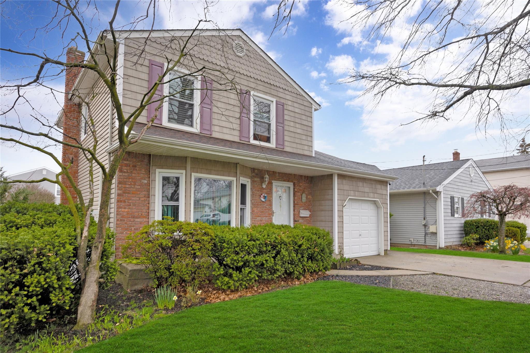 #2 photo, 591 Conklin Street, ナッソー郡 Farmingdale , NY 11735