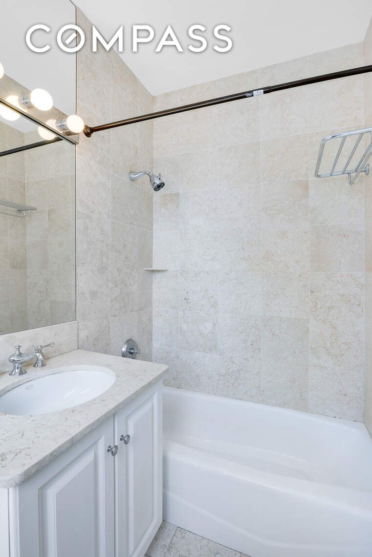 #10 photo, 2 Columbus Avenue, マンハッタン Upper West Side , NY 10023