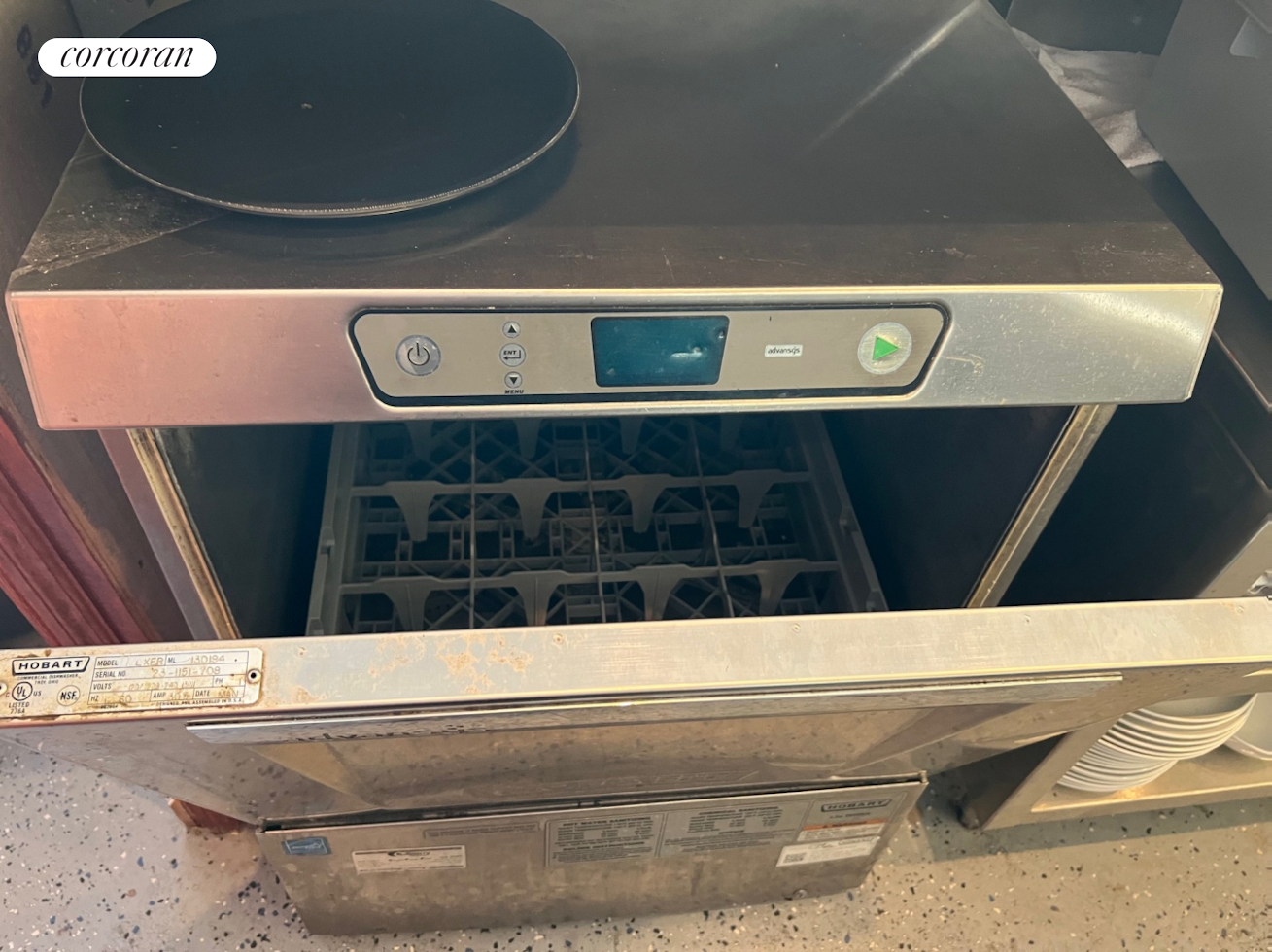 #13 photo, 550 METROPOLITAN Avenue, Williamsburg,North , NY 11211