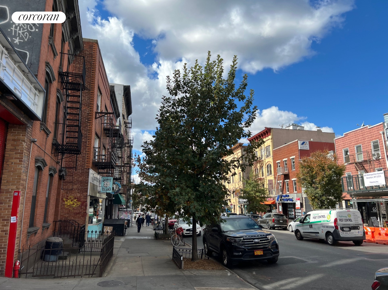 #15 photo, 550 METROPOLITAN Avenue, Williamsburg,North , NY 11211